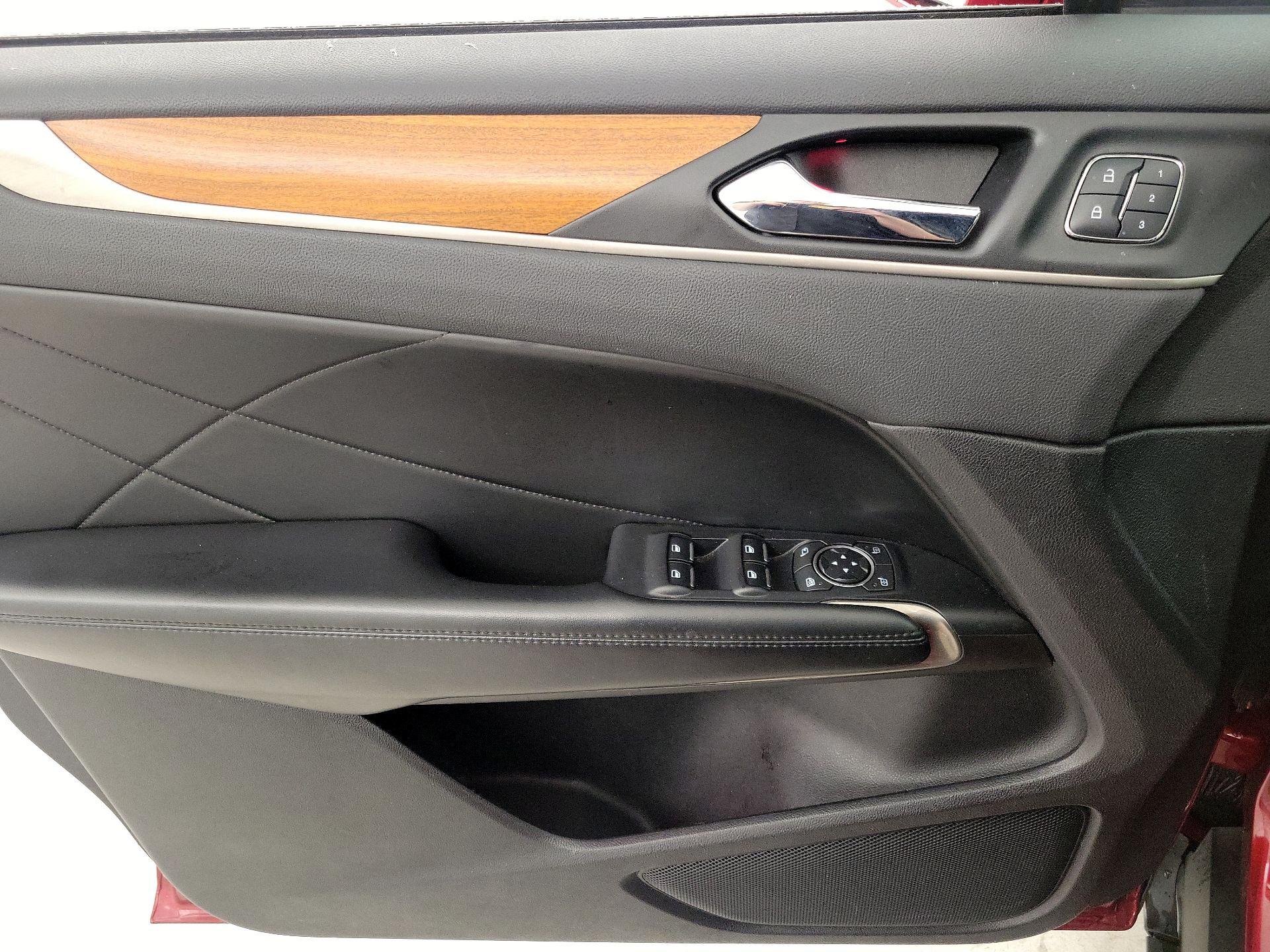Thumbnail: 2016 Lincoln MKC - 12