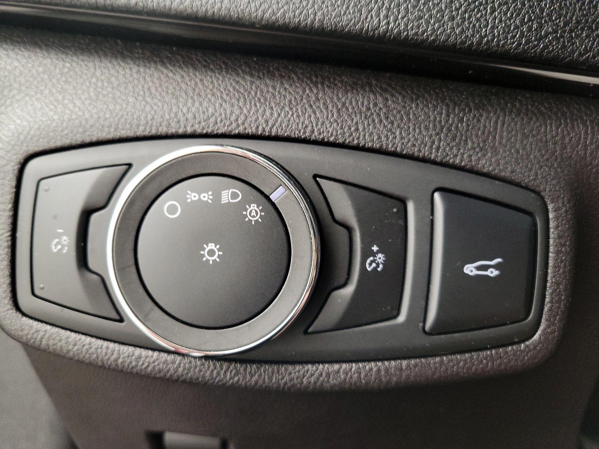 Thumbnail: 2016 Lincoln MKC - 13