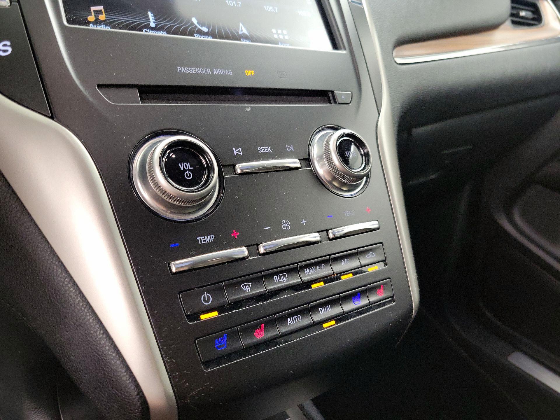 Thumbnail: 2016 Lincoln MKC - 17