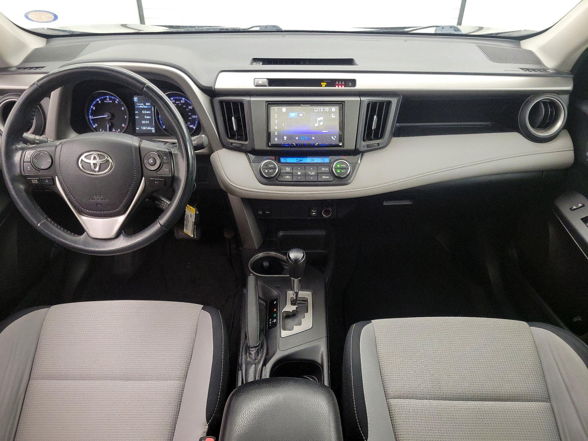 Thumbnail: 2017 Toyota RAV4 - 9