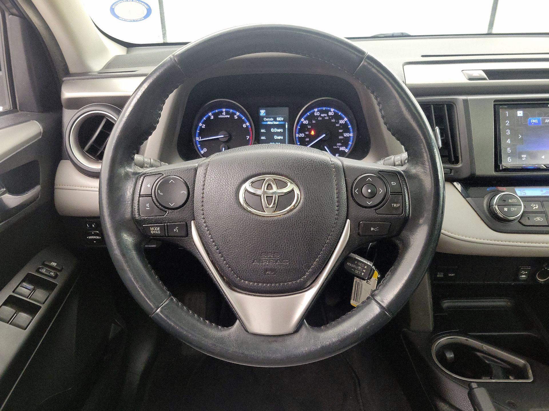 Thumbnail: 2017 Toyota RAV4 - 10