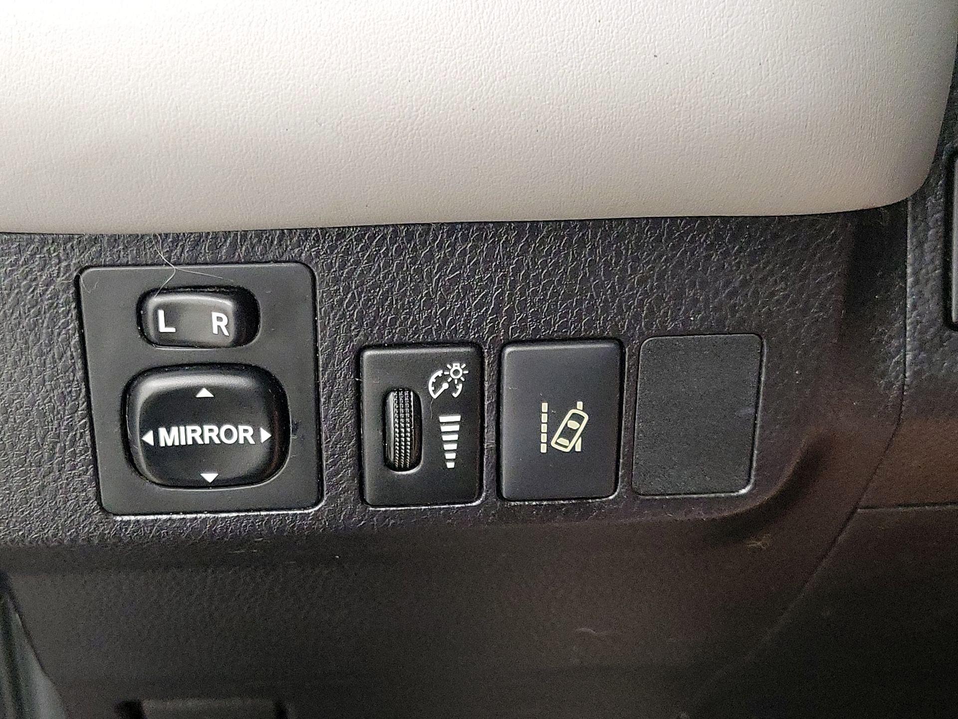 Thumbnail: 2017 Toyota RAV4 - 13