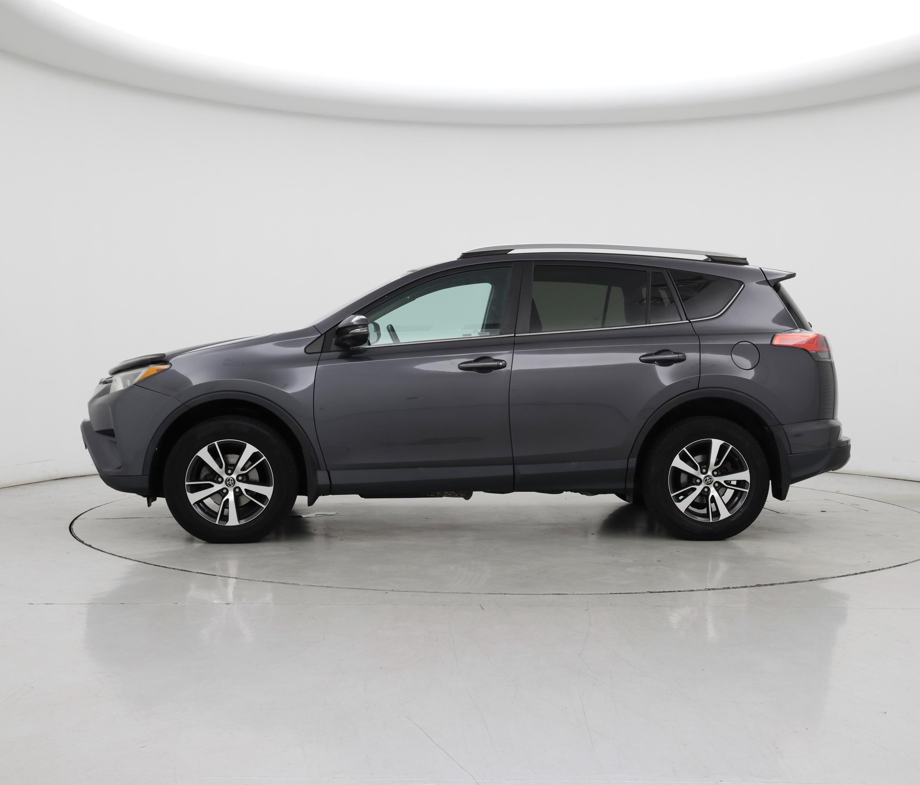 Thumbnail: 2017 Toyota RAV4 - 3