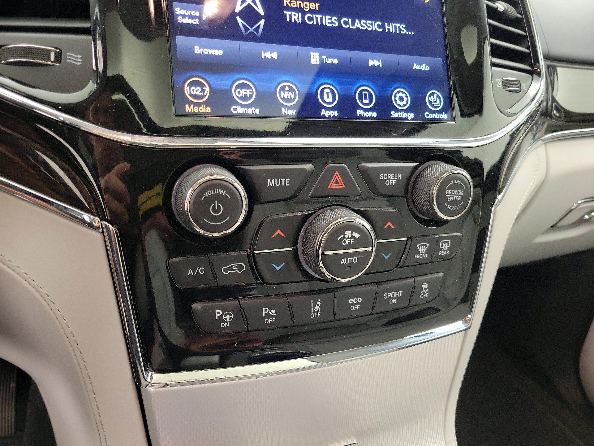 Thumbnail: 2021 Jeep Grand Cherokee - 17
