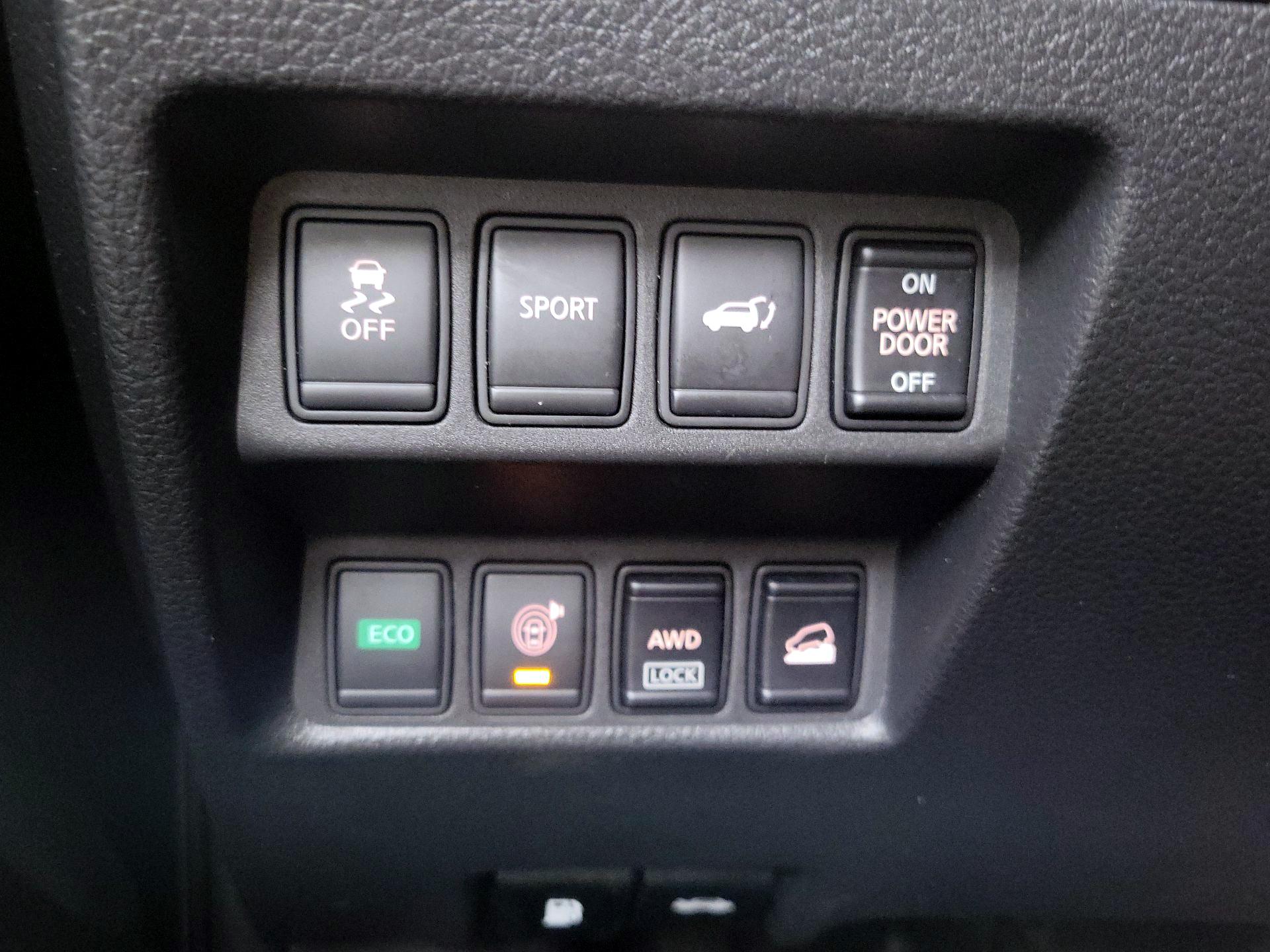 Thumbnail: 2015 Nissan Rogue - 13