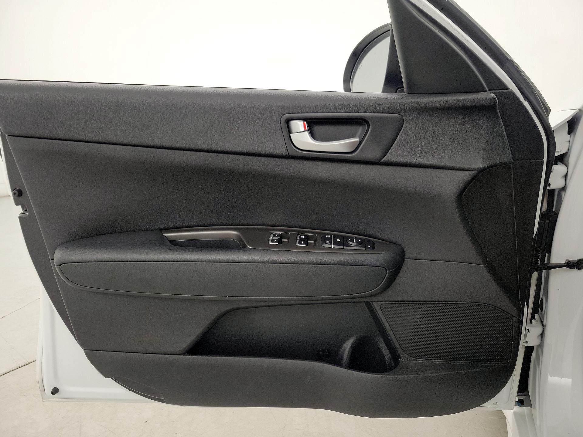 Thumbnail: 2019 Kia Optima - 12