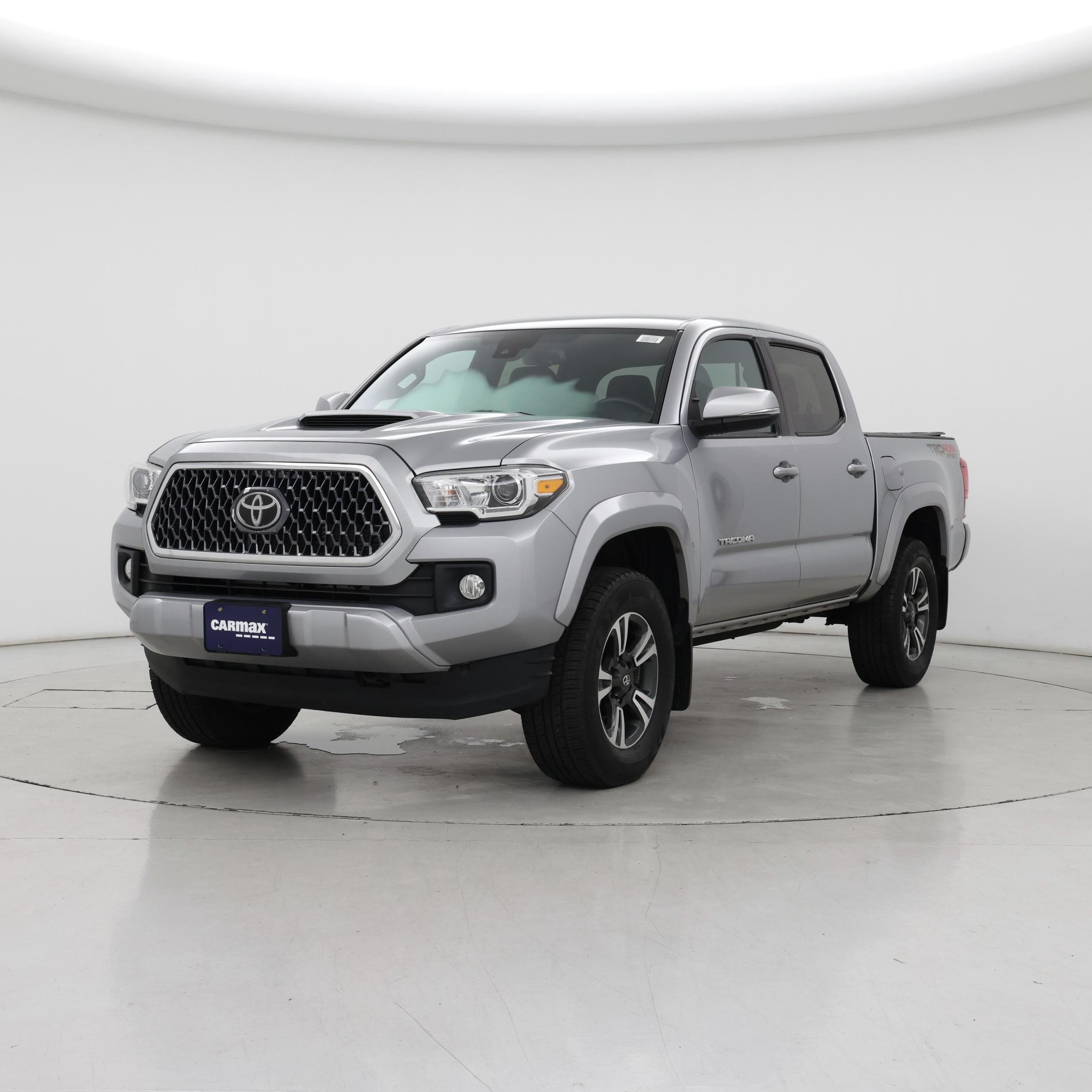 Thumbnail: 2019 Toyota Tacoma - 4