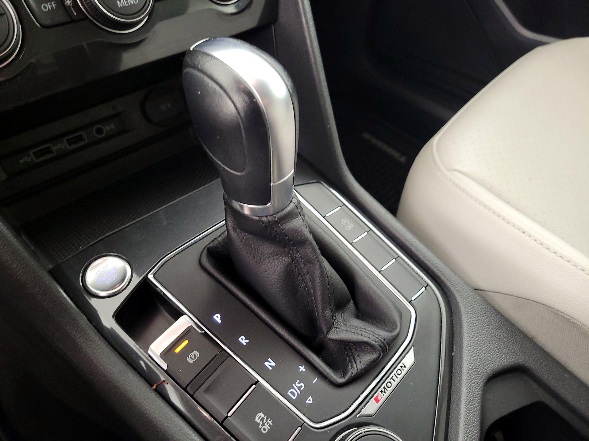Thumbnail: 2018 Volkswagen Tiguan - 17