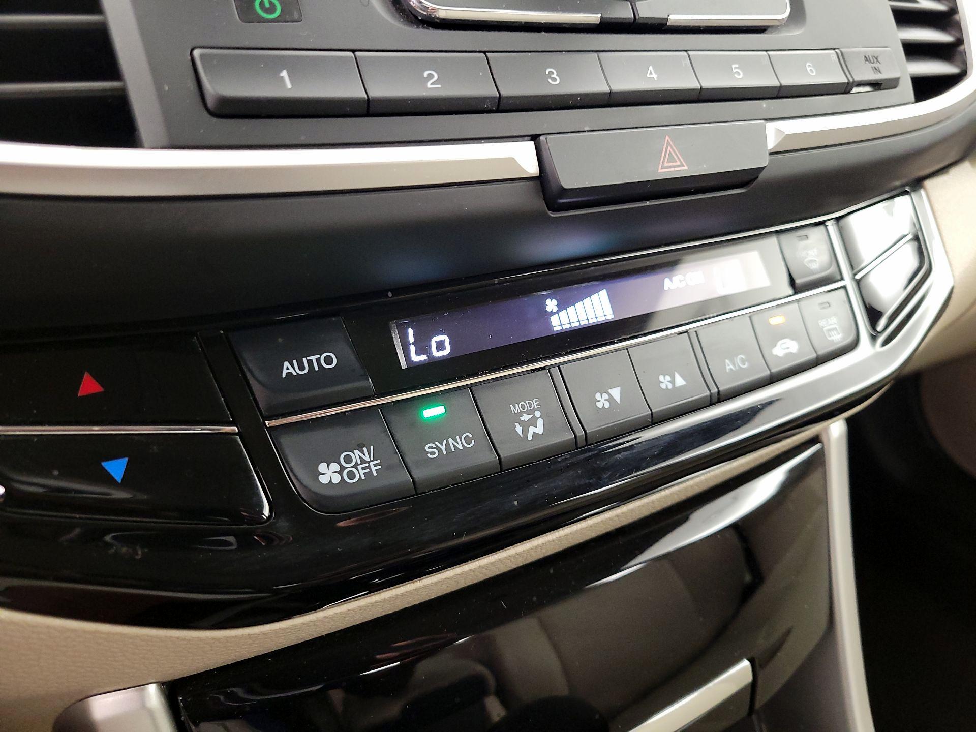 Thumbnail: 2016 Honda Accord - 16