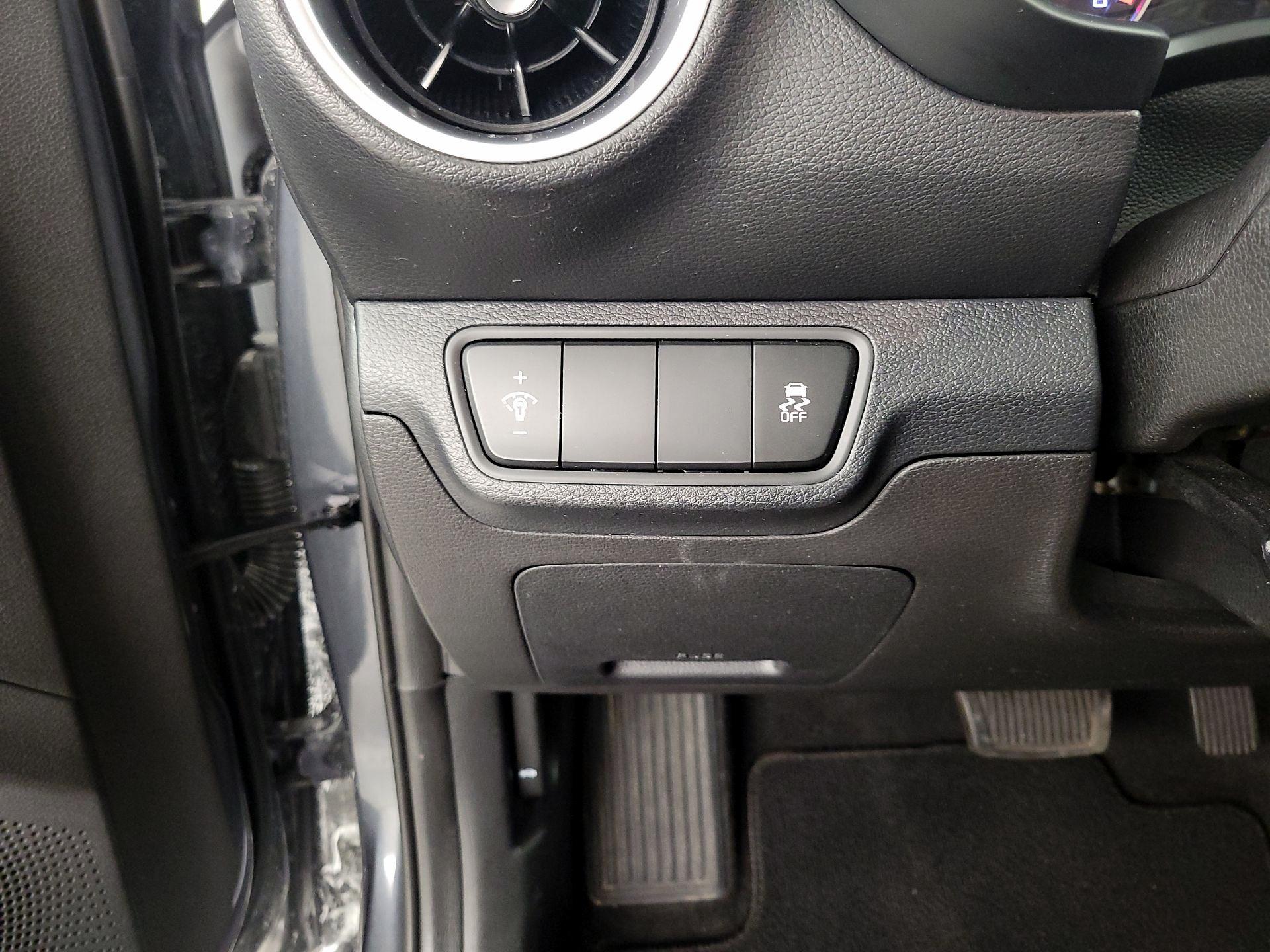 Thumbnail: 2023 Kia Forte - 13