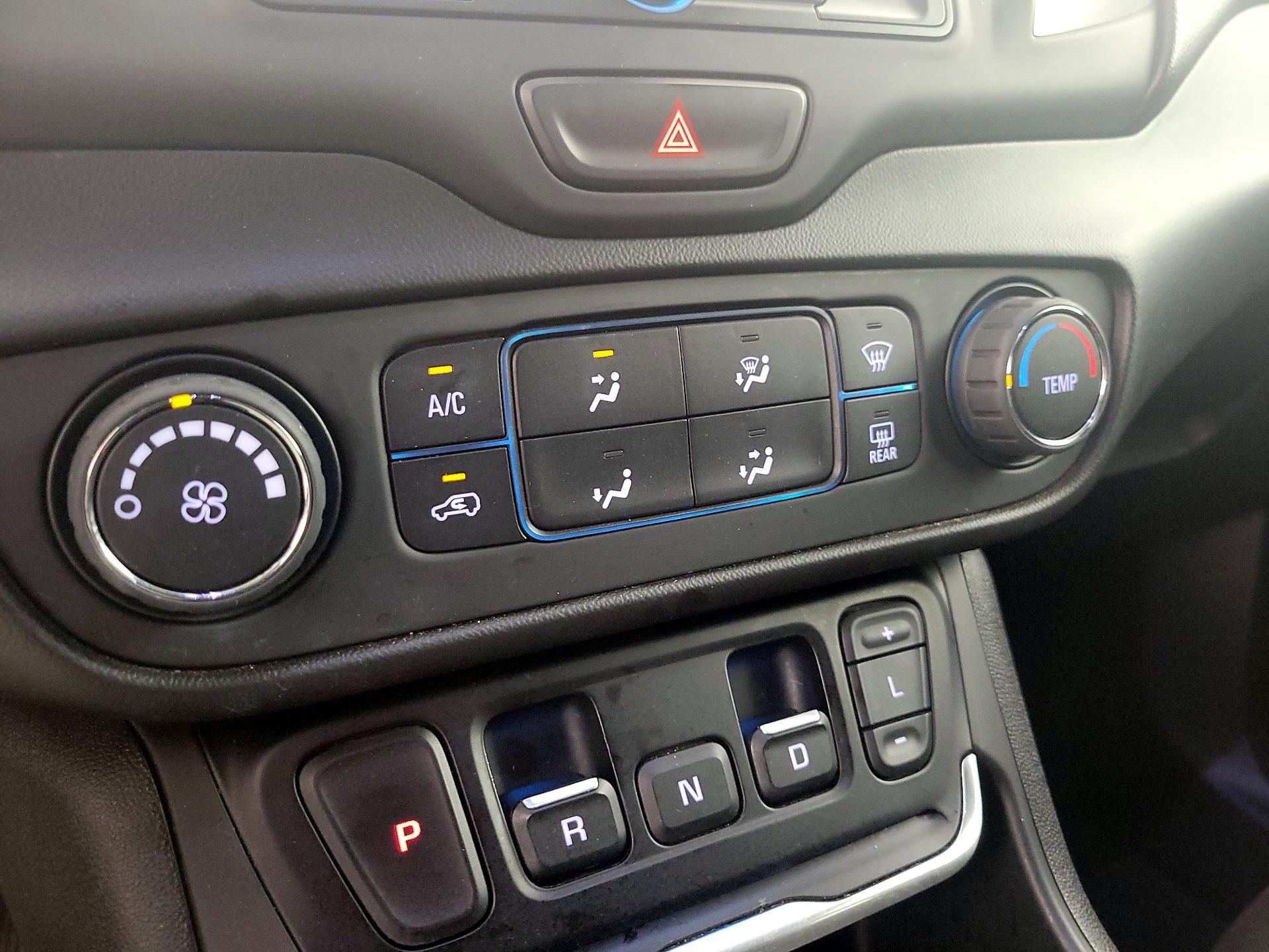 Thumbnail: 2020 GMC Terrain - 16