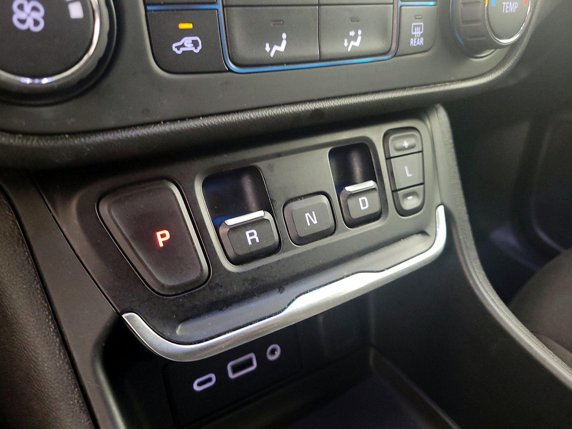 Thumbnail: 2020 GMC Terrain - 17