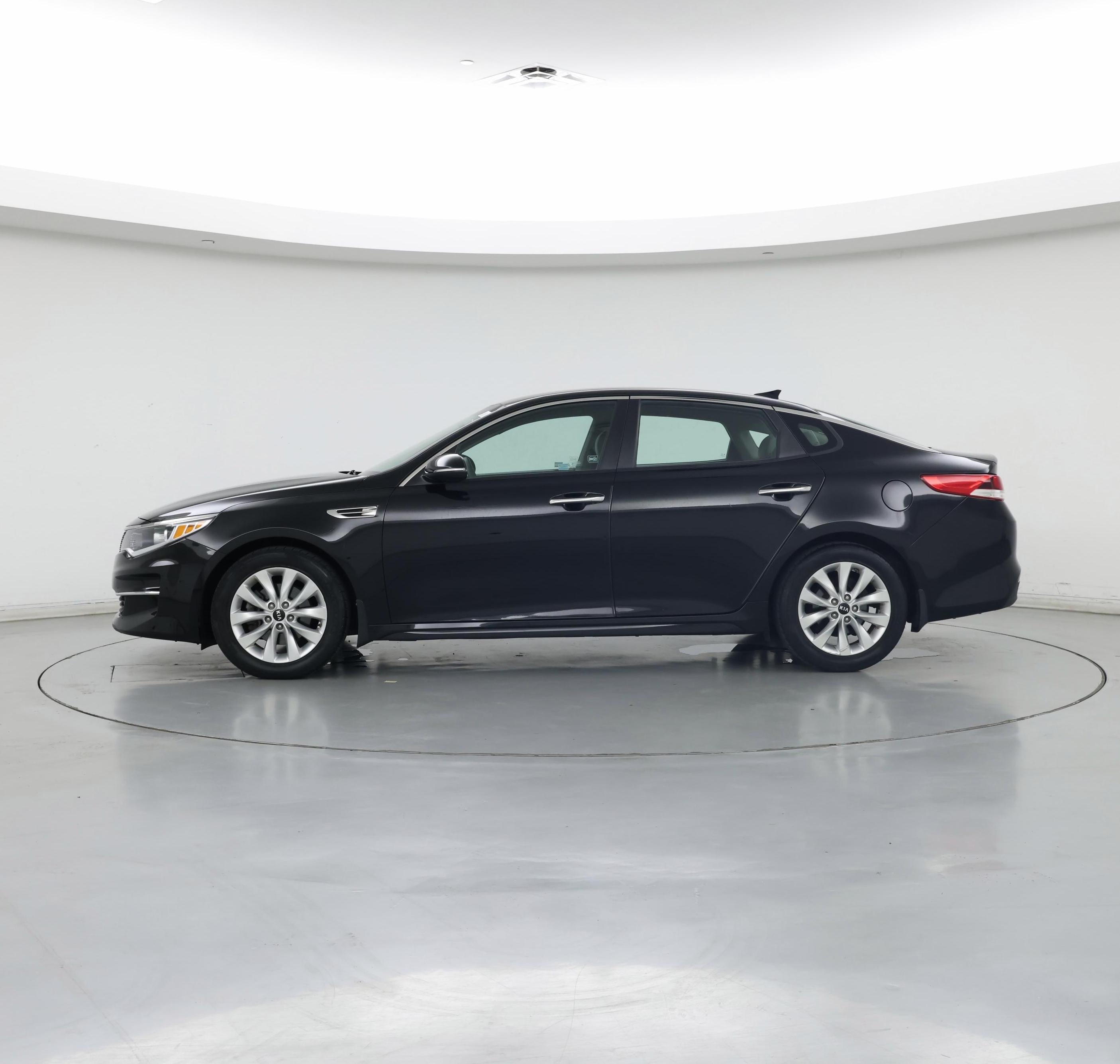 Thumbnail: 2018 Kia Optima - 3
