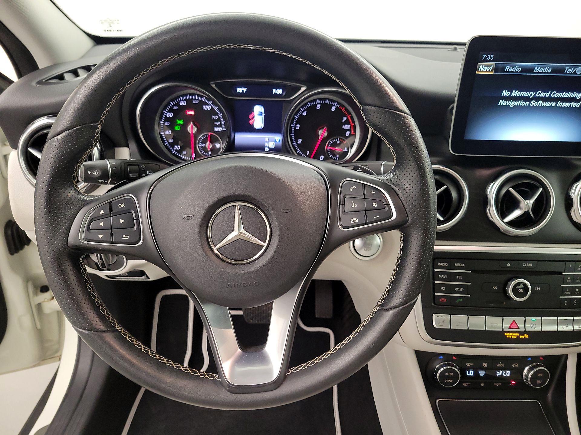Thumbnail: 2018 Mercedes-Benz GLA - 10