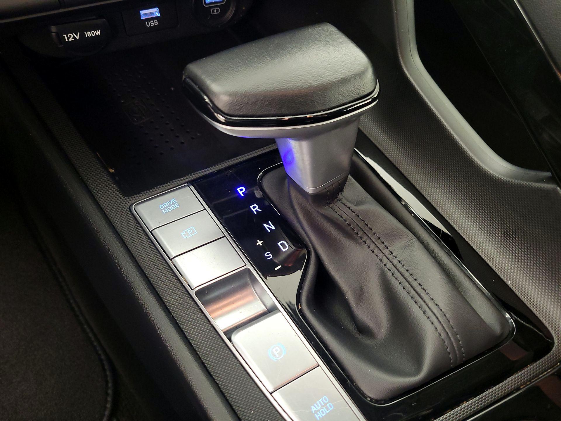 Thumbnail: 2022 Hyundai Elantra - 17