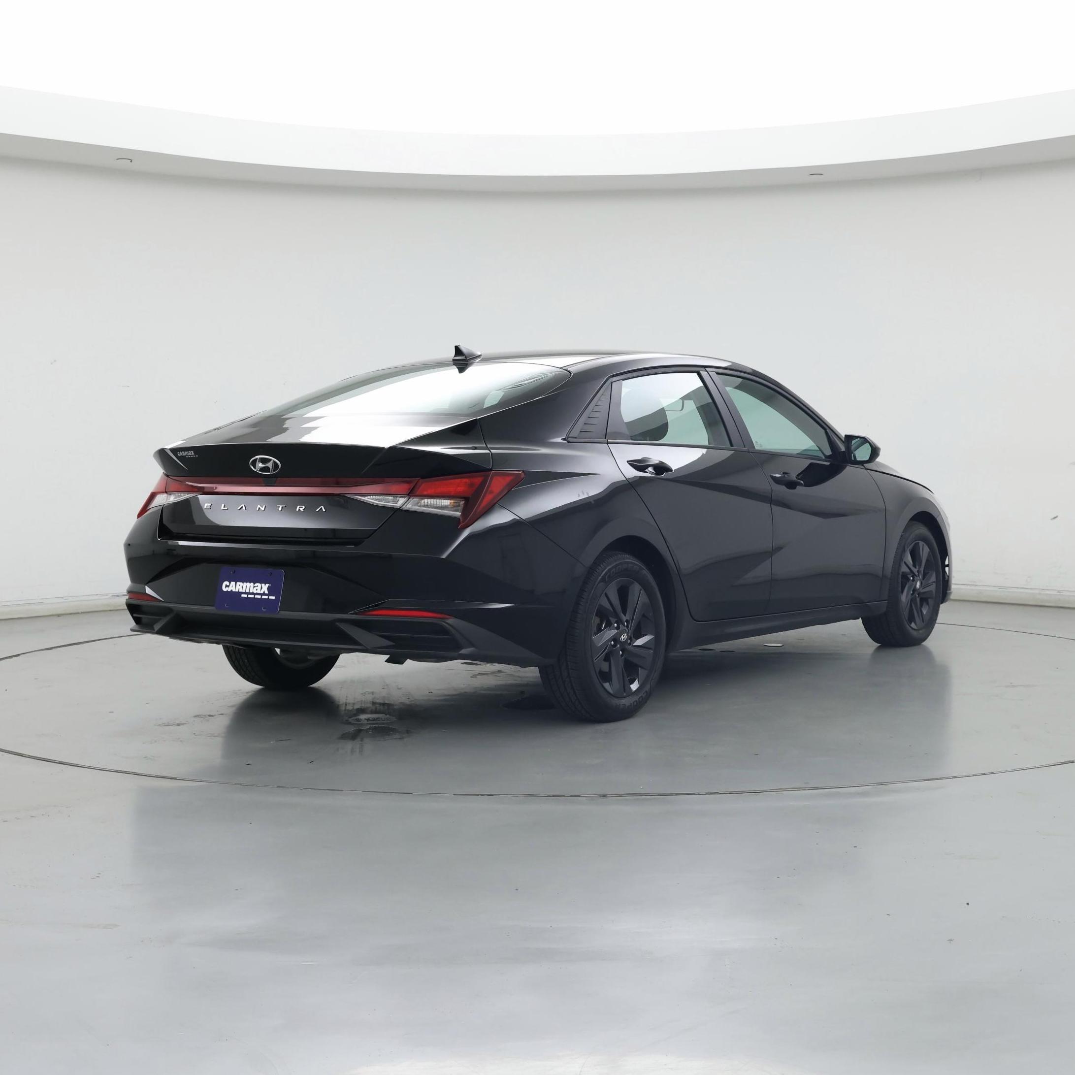 Thumbnail: 2022 Hyundai Elantra - 8