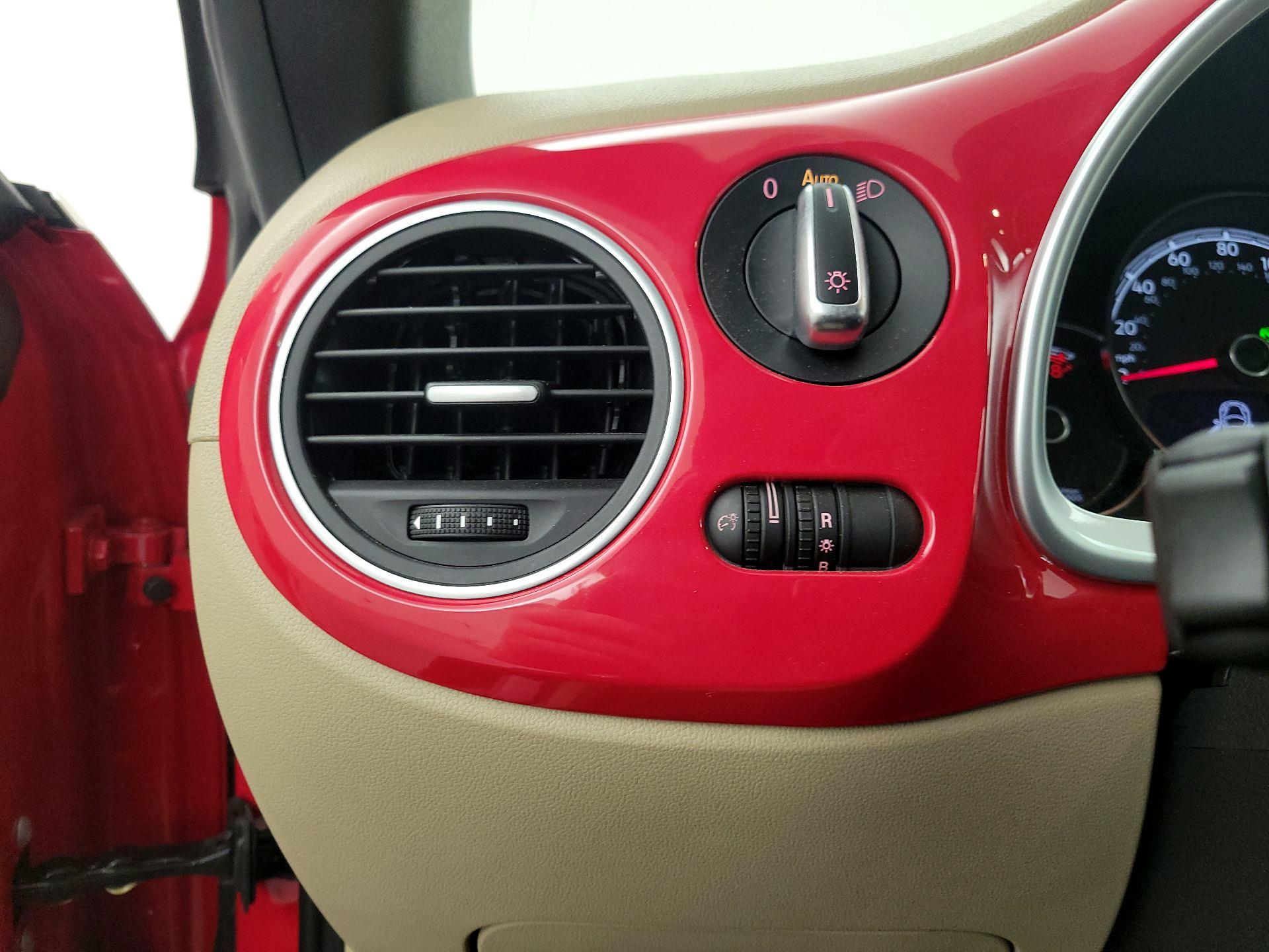 Thumbnail: 2019 Volkswagen Beetle - 13