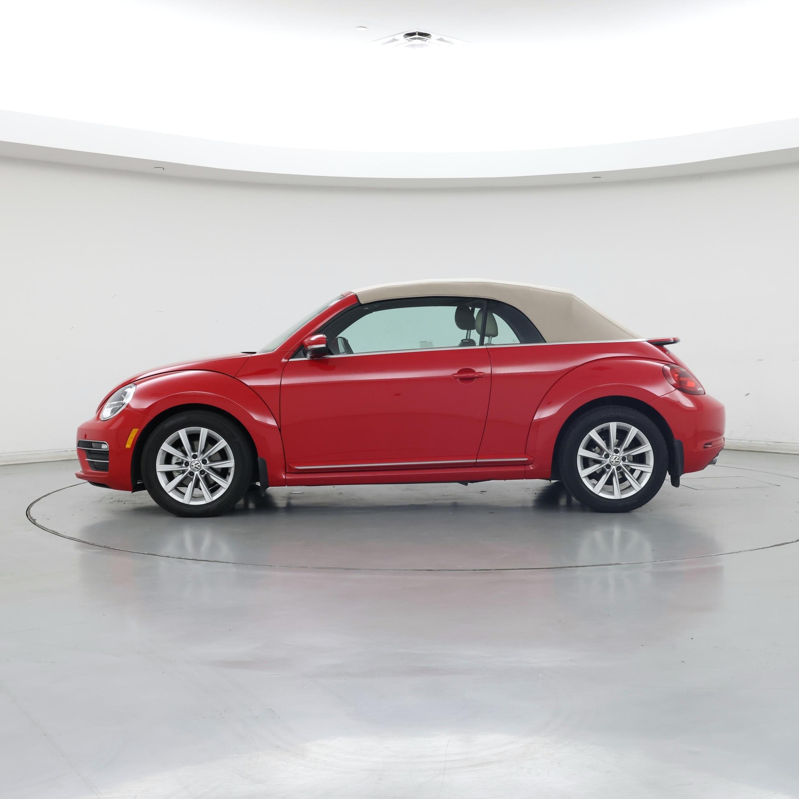 Thumbnail: 2019 Volkswagen Beetle - 3