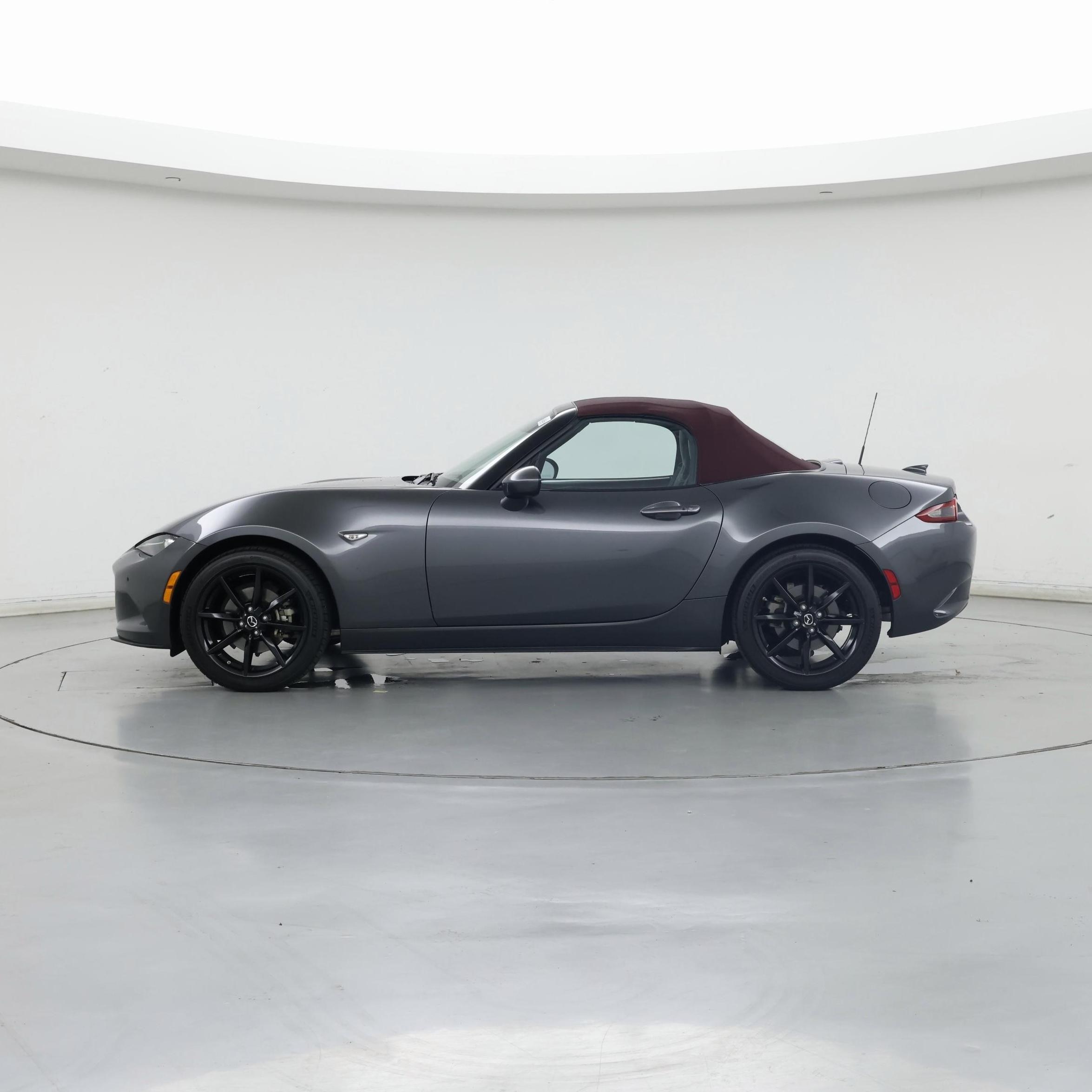 Thumbnail: 2018 Mazda MX-5 Miata - 3