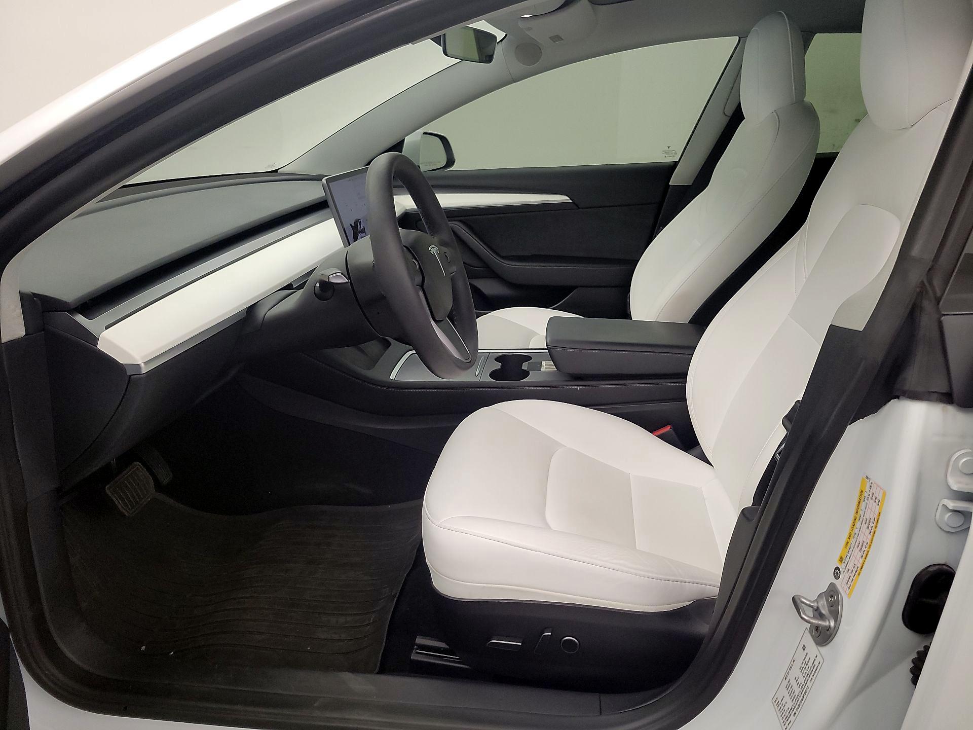 Thumbnail: 2022 Tesla Model 3 - 11
