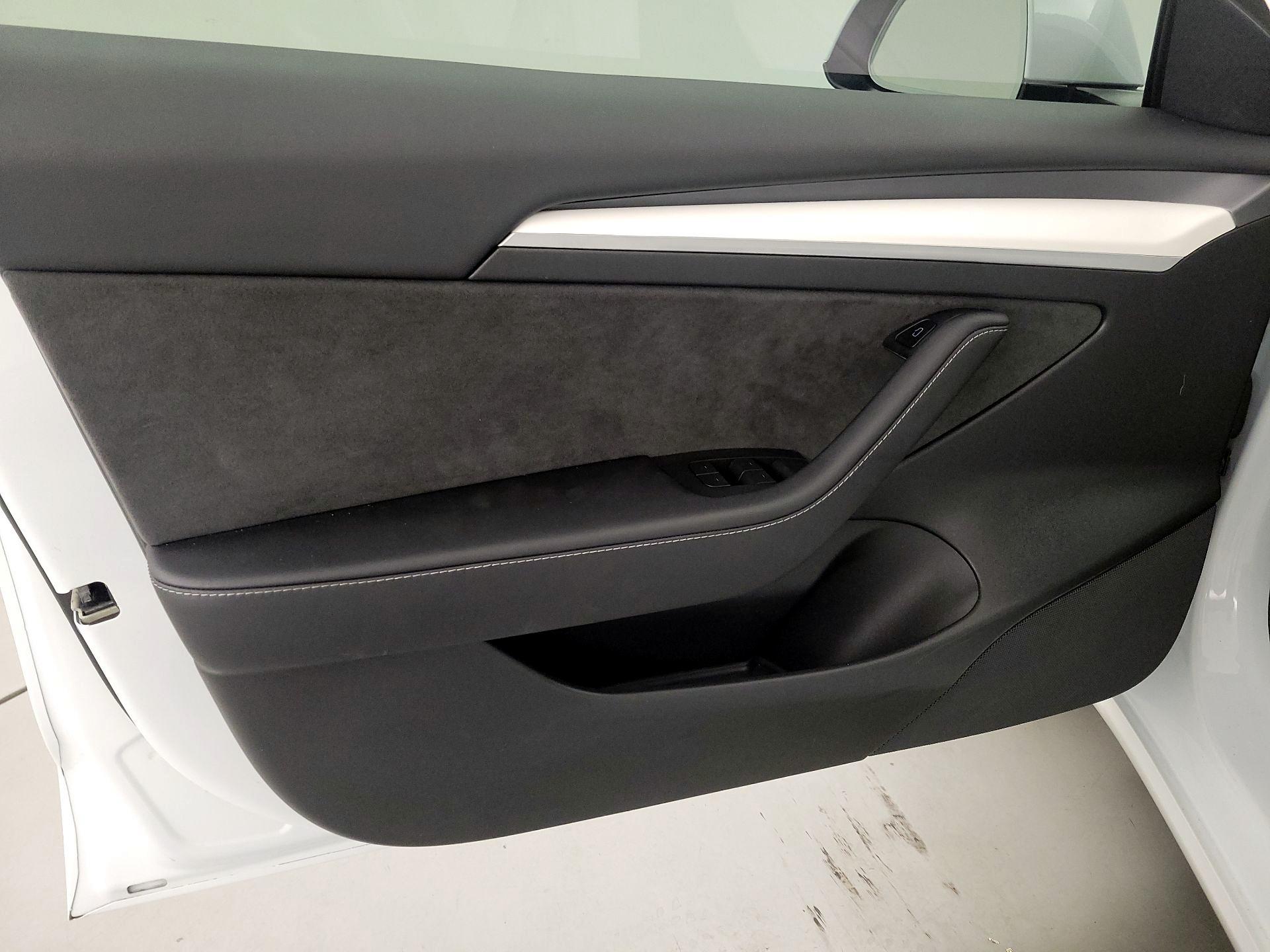 Thumbnail: 2022 Tesla Model 3 - 12