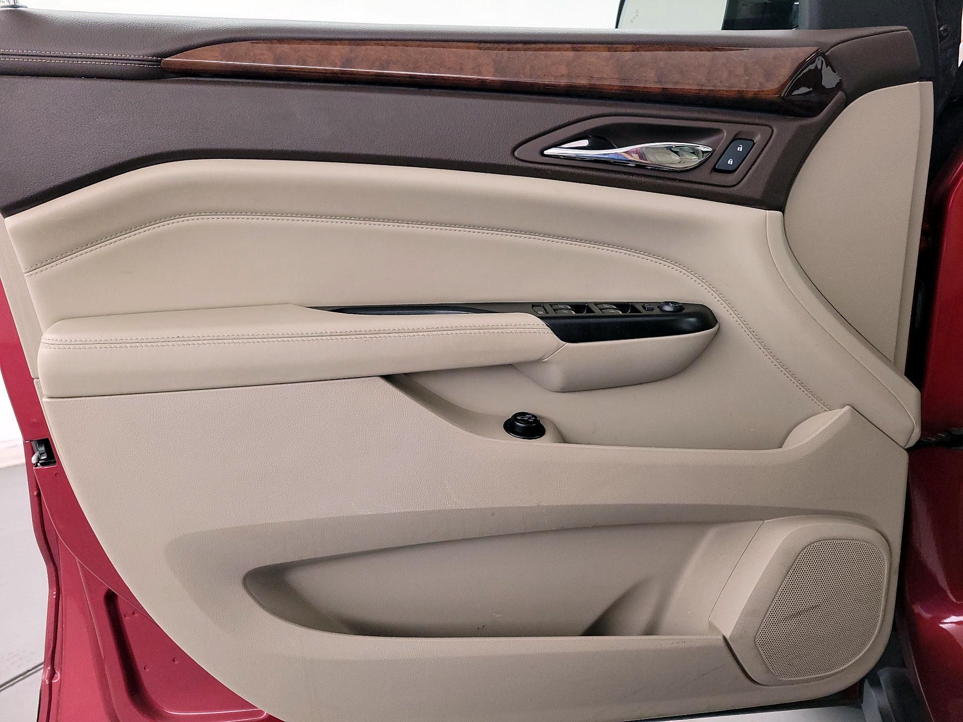 Thumbnail: 2016 Cadillac SRX - 12