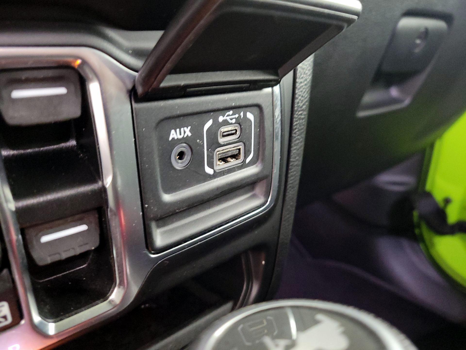 Thumbnail: 2021 Jeep Wrangler - 18