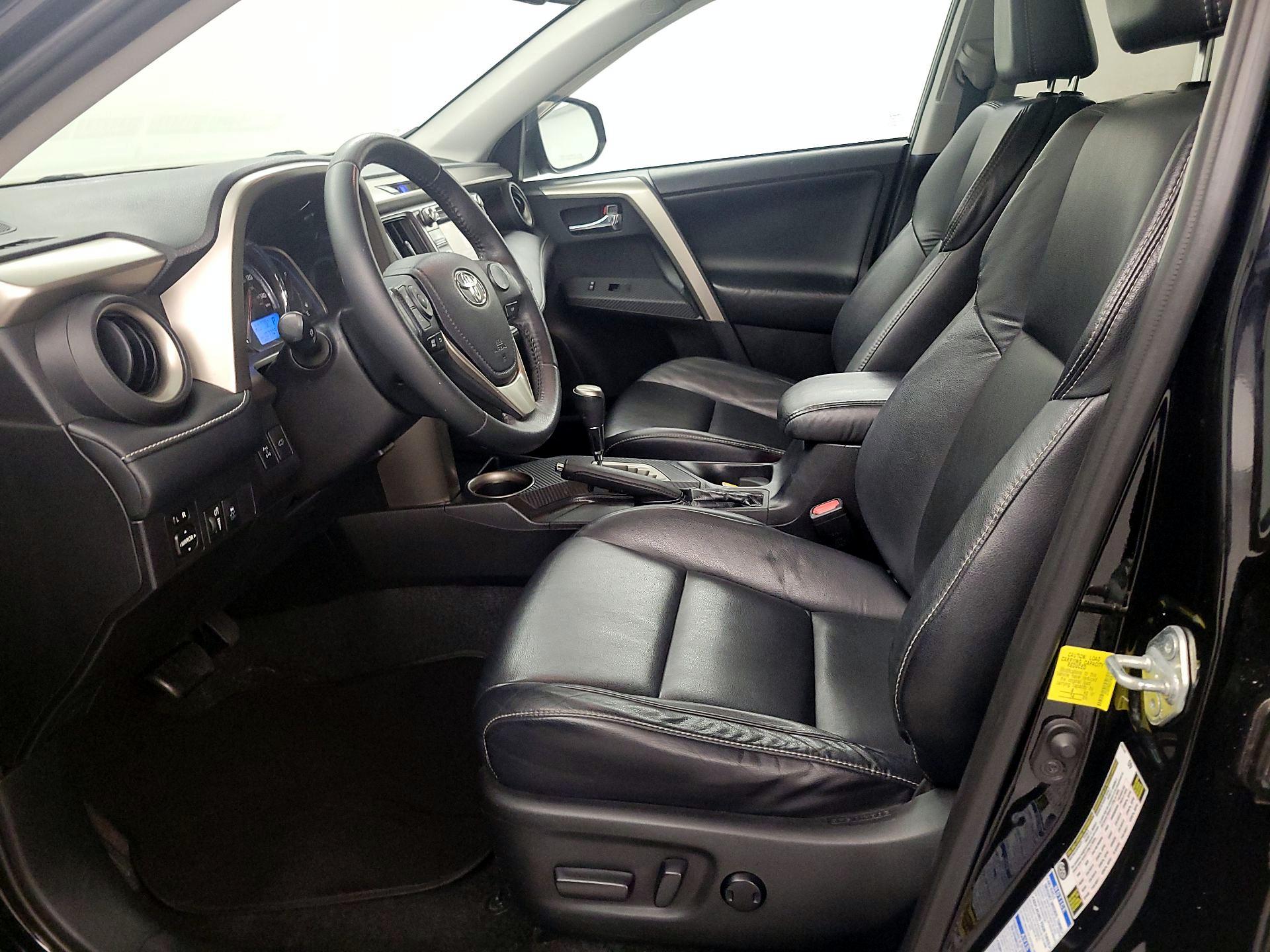 Thumbnail: 2015 Toyota RAV4 - 11