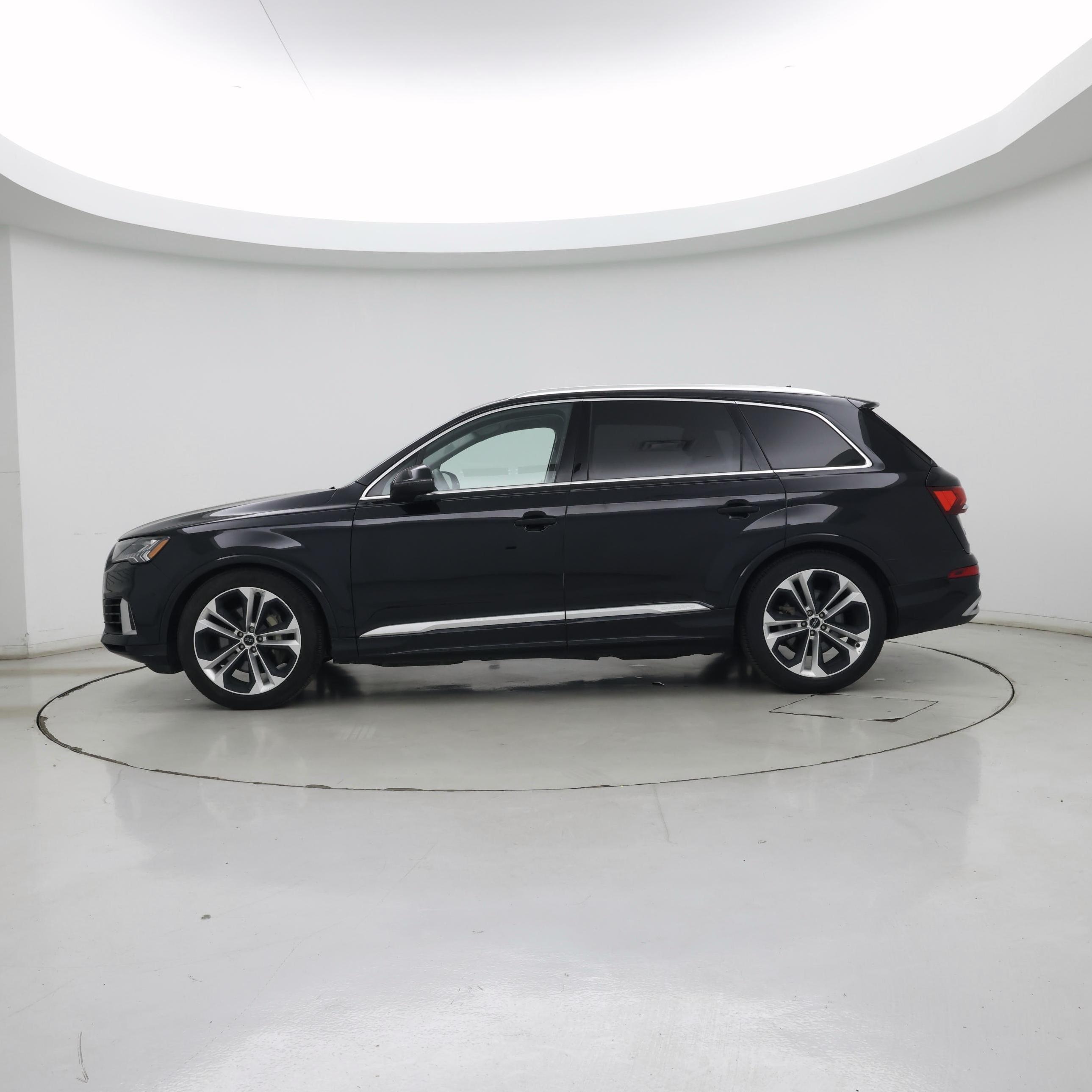 Thumbnail: 2020 Audi Q7 - 3