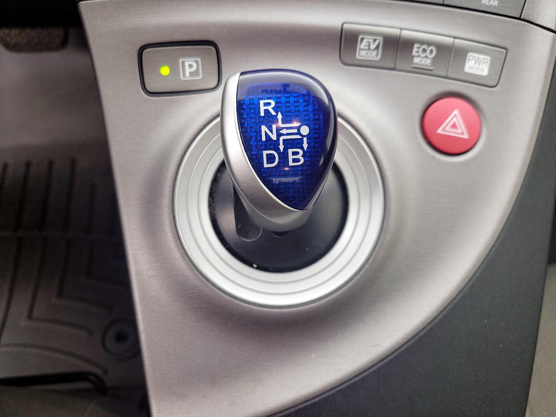 Thumbnail: 2015 Toyota Prius - 17