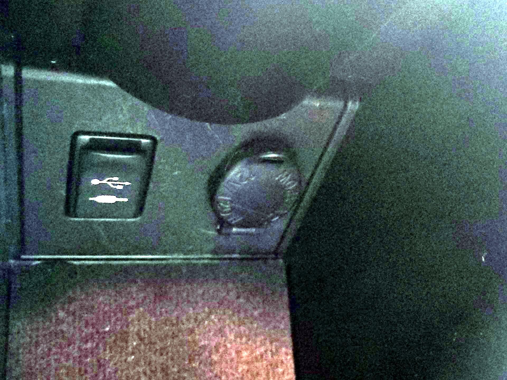 Thumbnail: 2015 Toyota Prius - 18