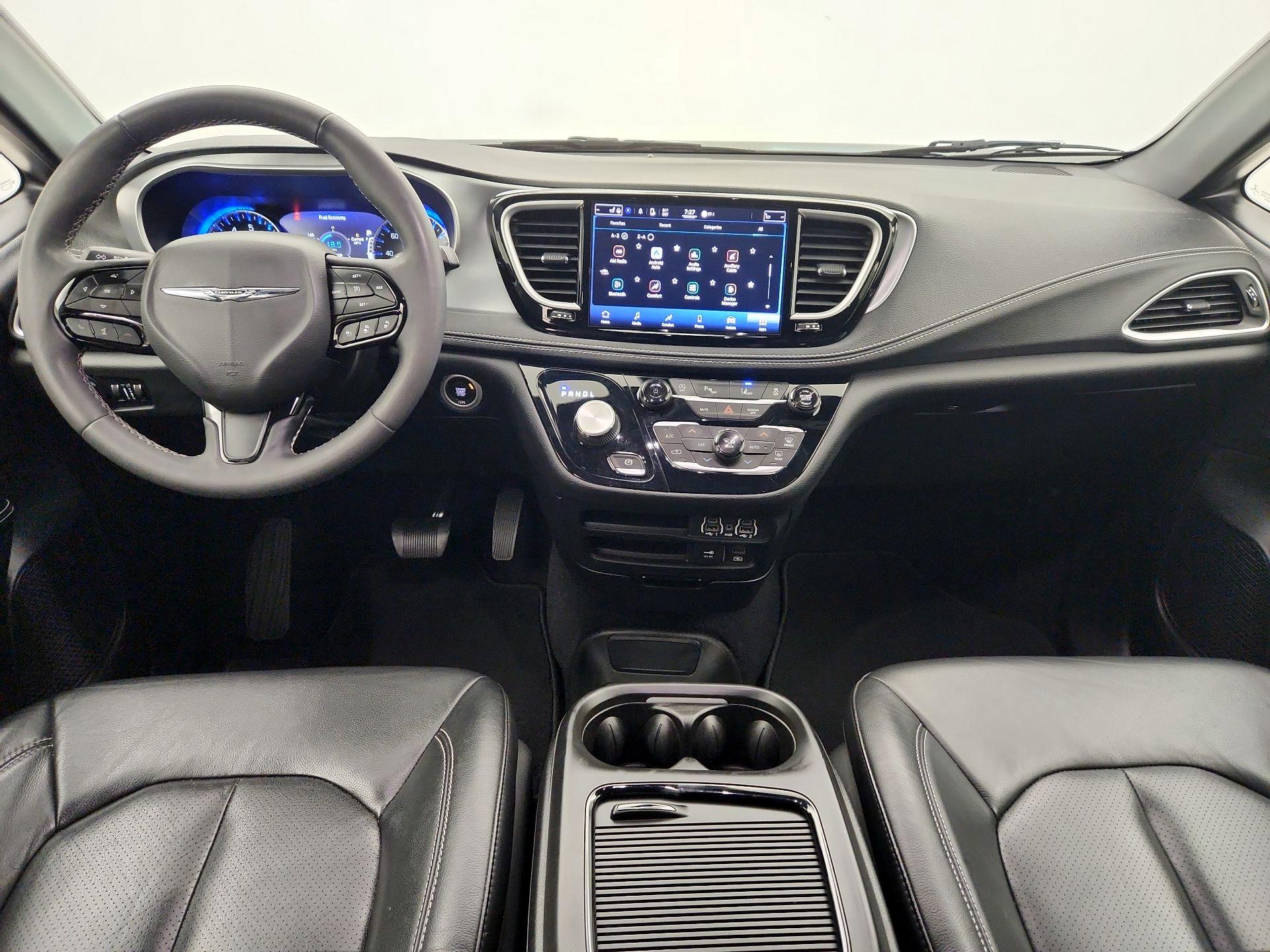 Thumbnail: 2022 Chrysler Pacifica - 9