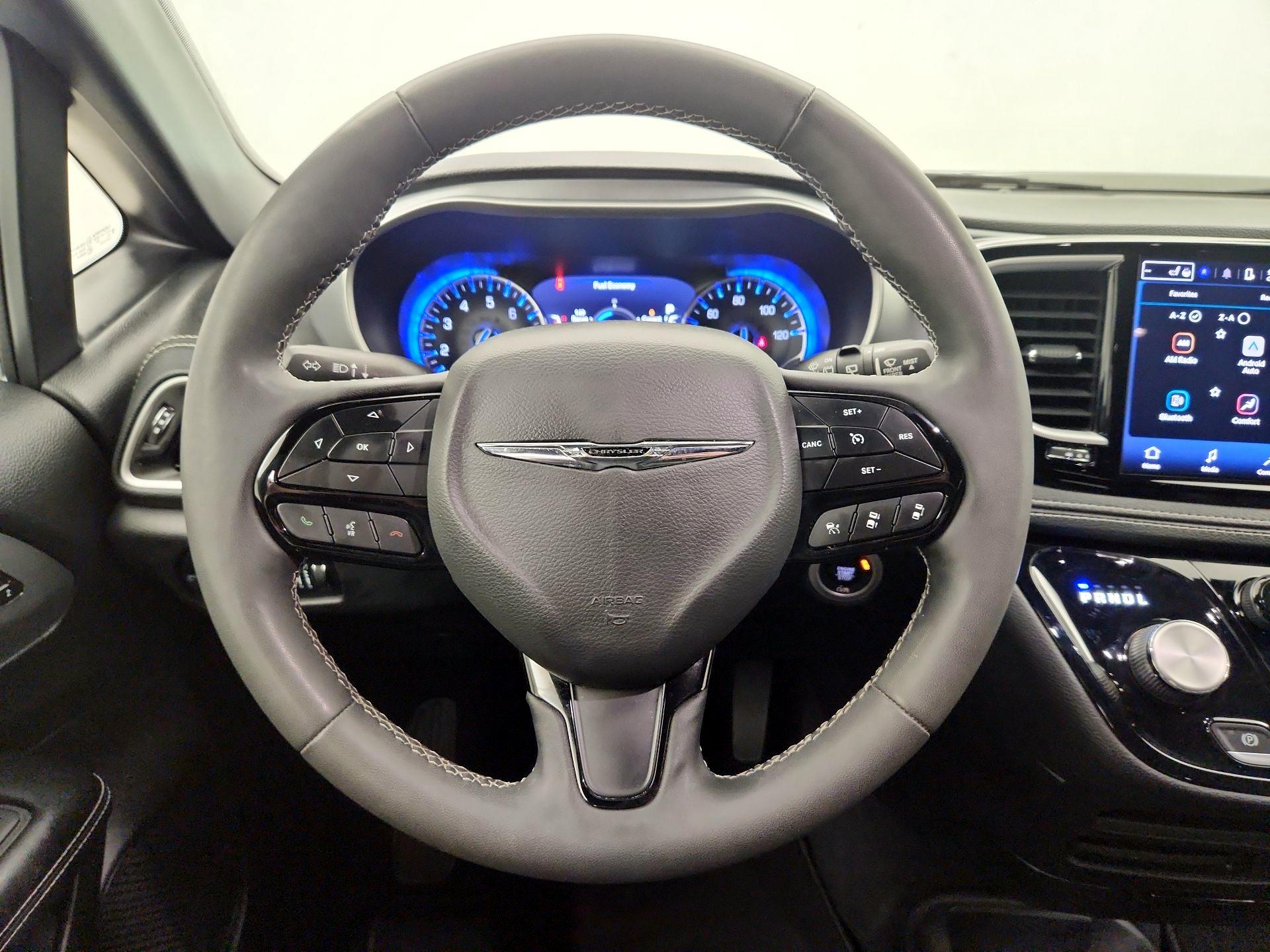 Thumbnail: 2022 Chrysler Pacifica - 10