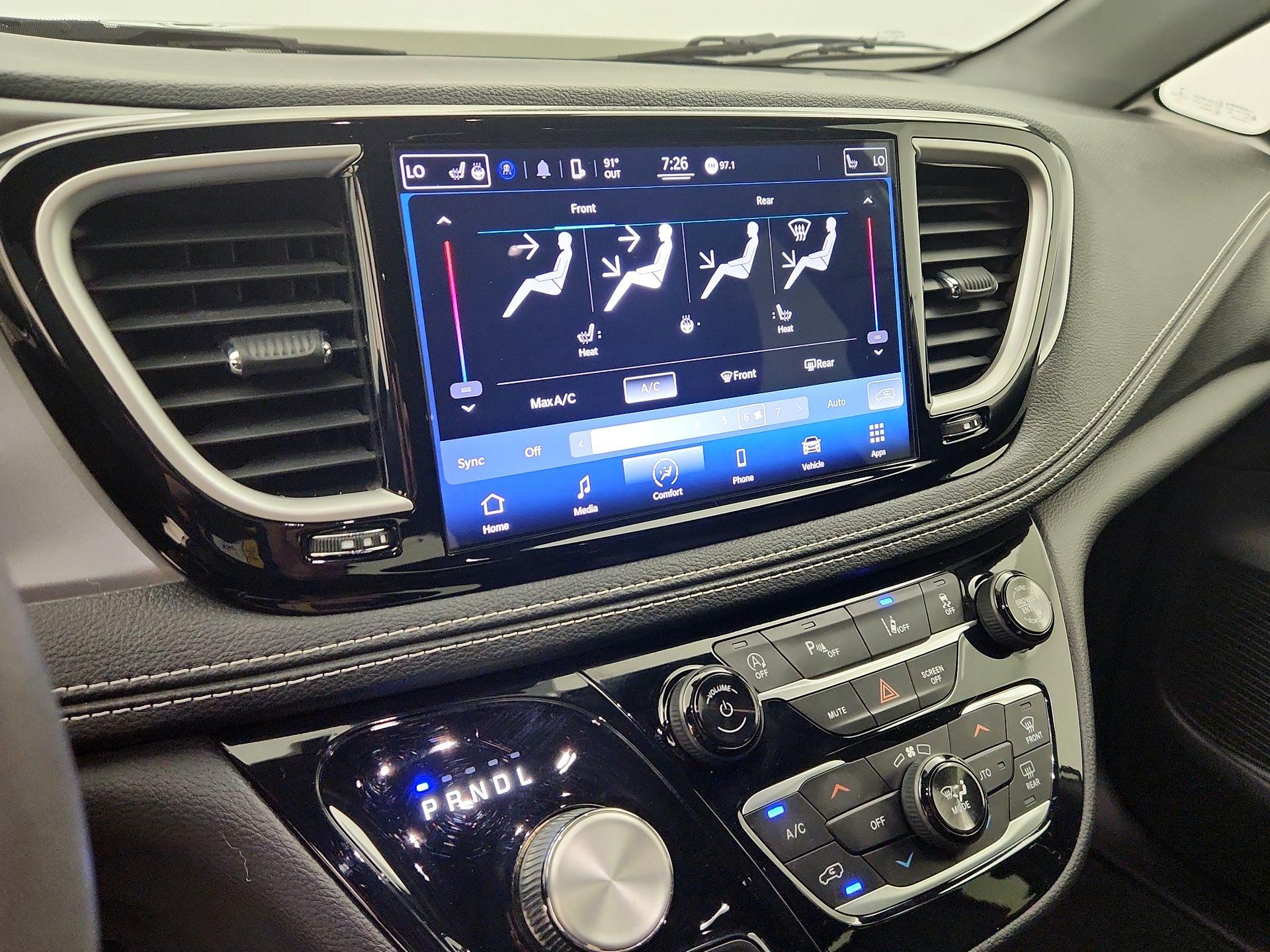 Thumbnail: 2022 Chrysler Pacifica - 16