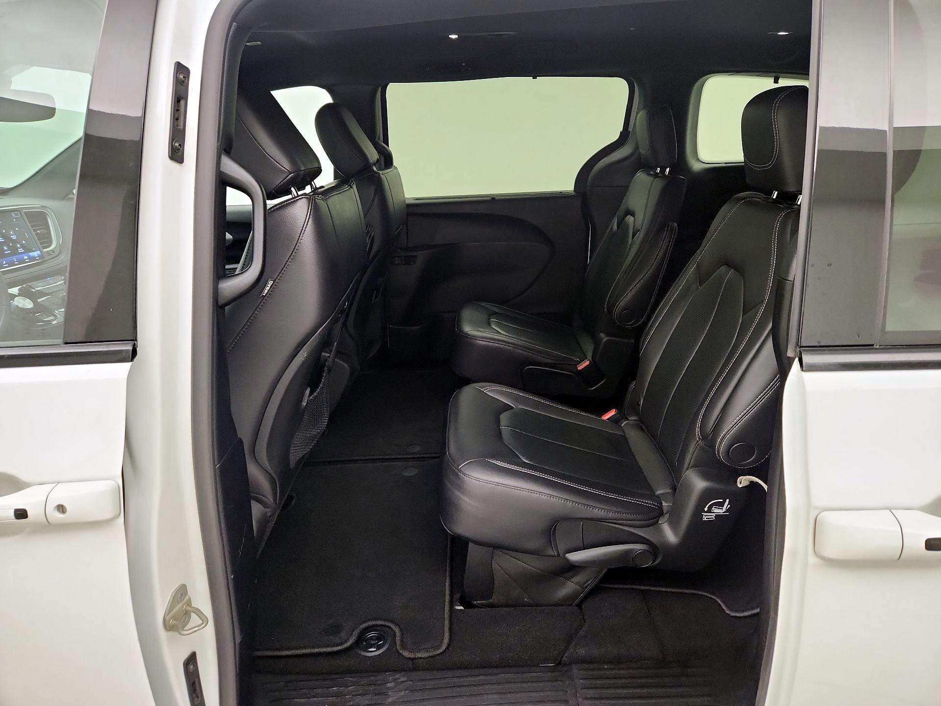 Thumbnail: 2022 Chrysler Pacifica - 19