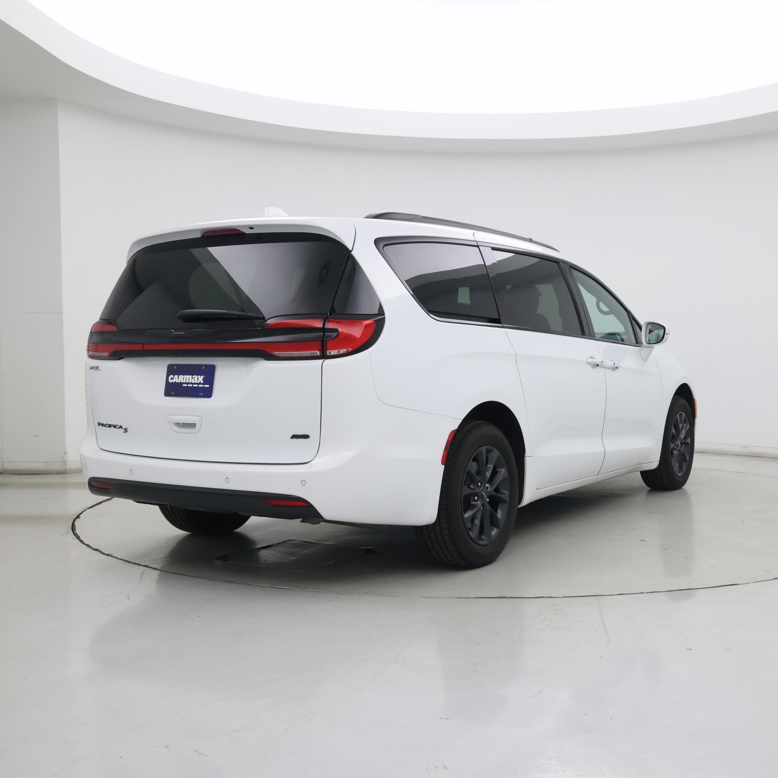 Thumbnail: 2022 Chrysler Pacifica - 8