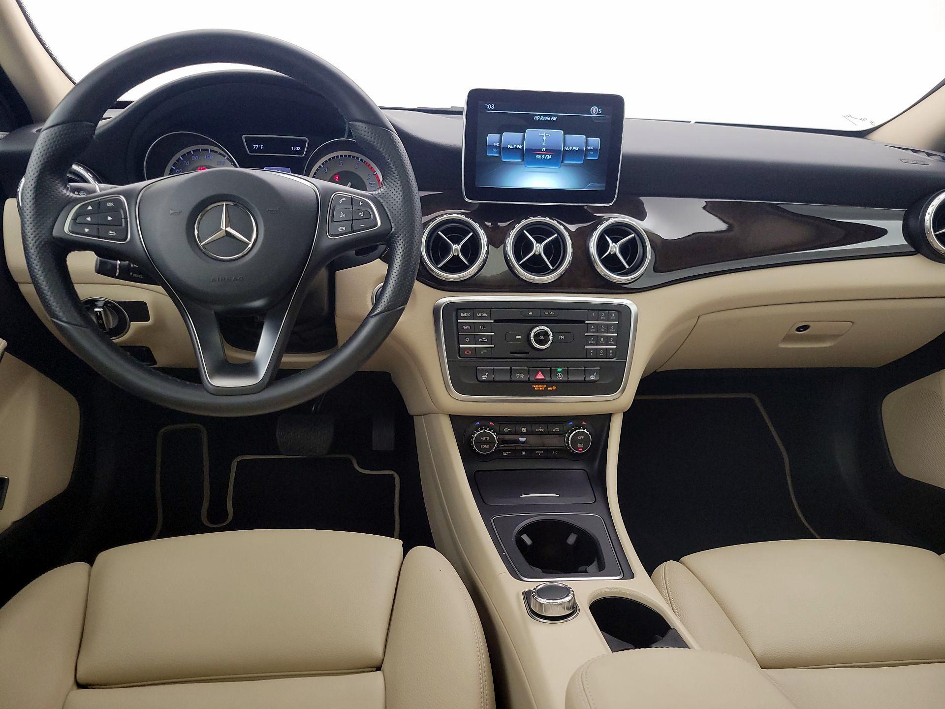 Thumbnail: 2016 Mercedes-Benz GLA - 9
