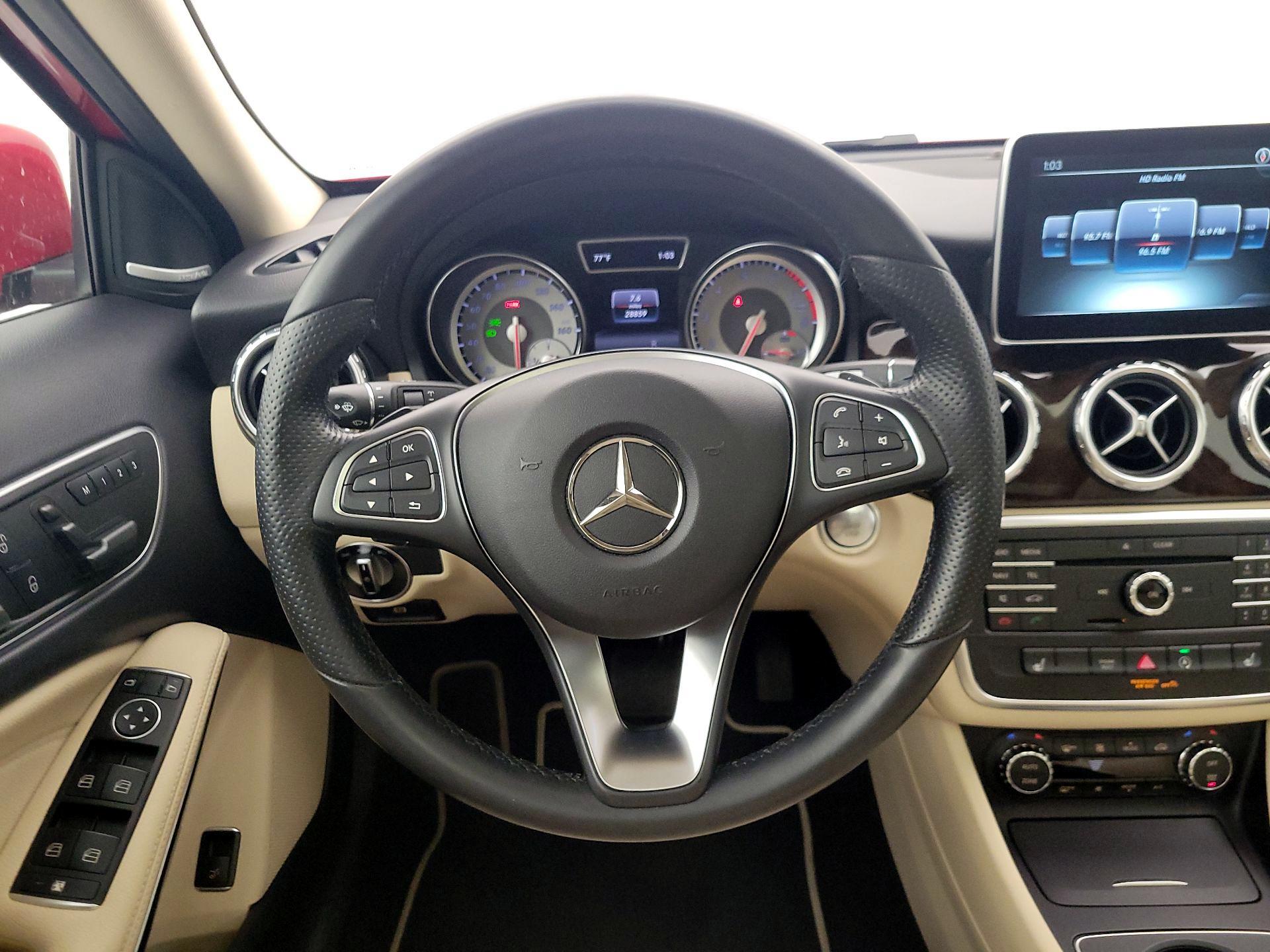 Thumbnail: 2016 Mercedes-Benz GLA - 10