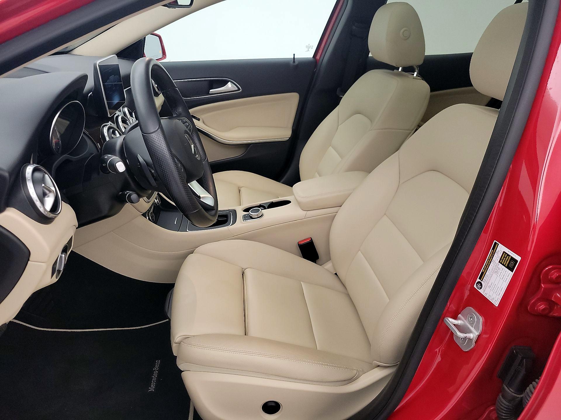 Thumbnail: 2016 Mercedes-Benz GLA - 11