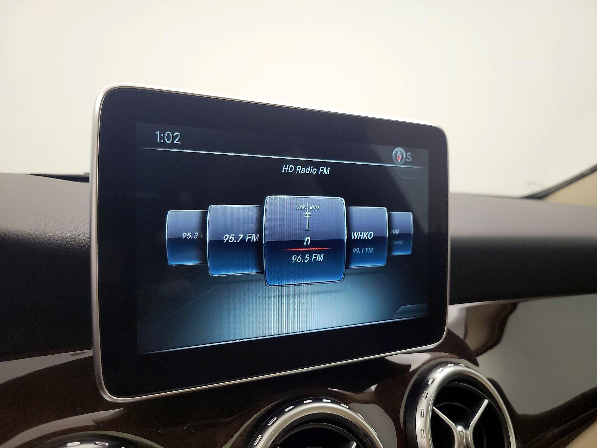 Thumbnail: 2016 Mercedes-Benz GLA - 16