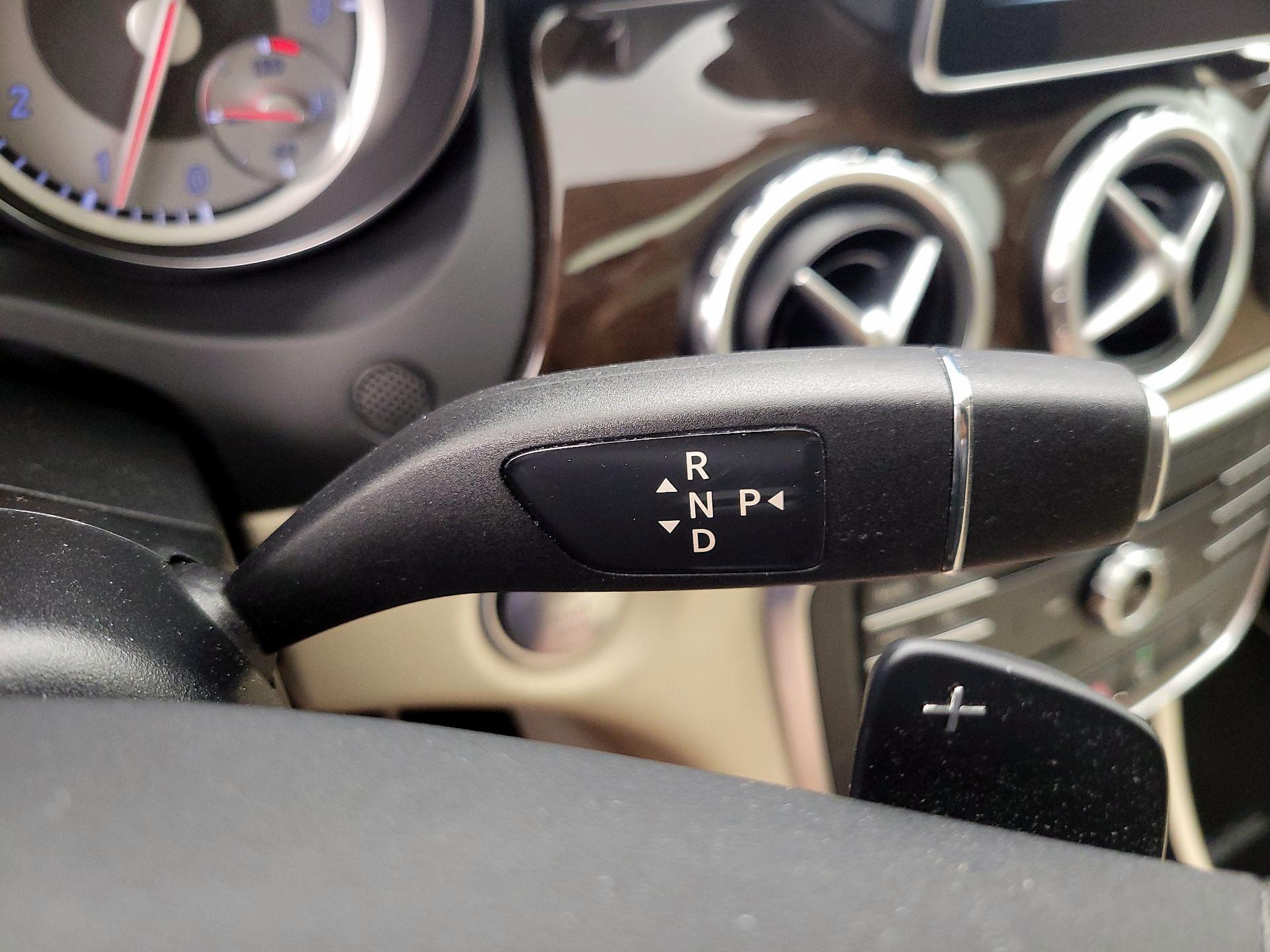 Thumbnail: 2016 Mercedes-Benz GLA - 18