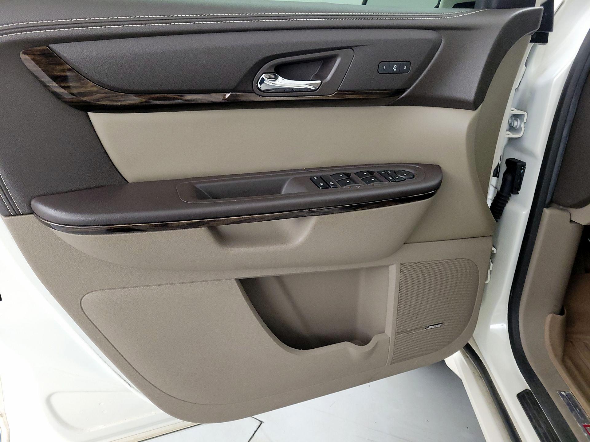 Thumbnail: 2015 GMC Acadia - 12