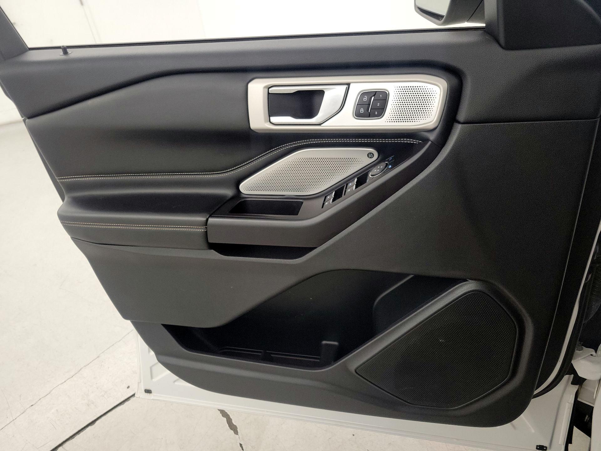 Thumbnail: 2020 Ford Explorer - 12