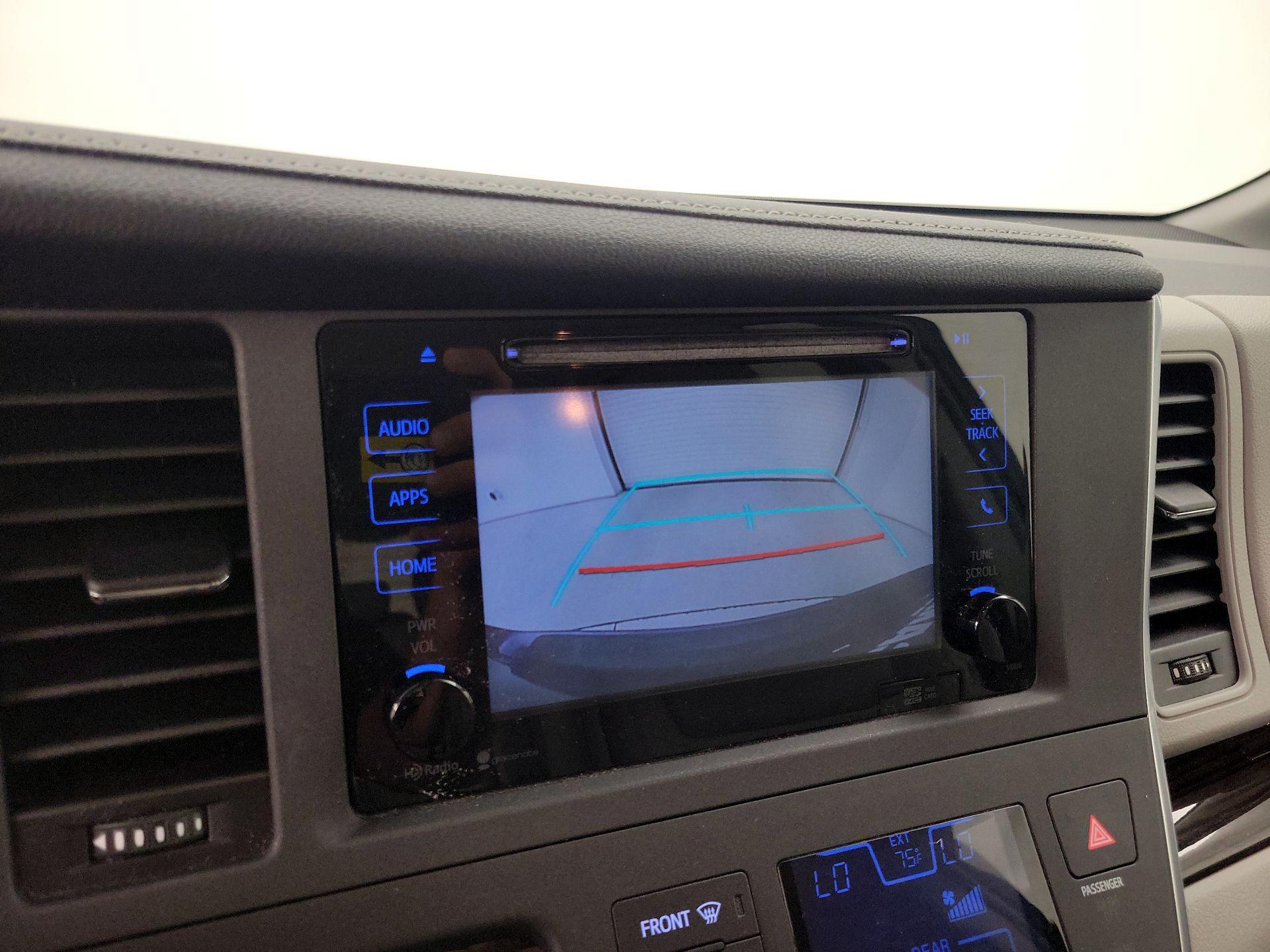 Thumbnail: 2015 Toyota Sienna - 14