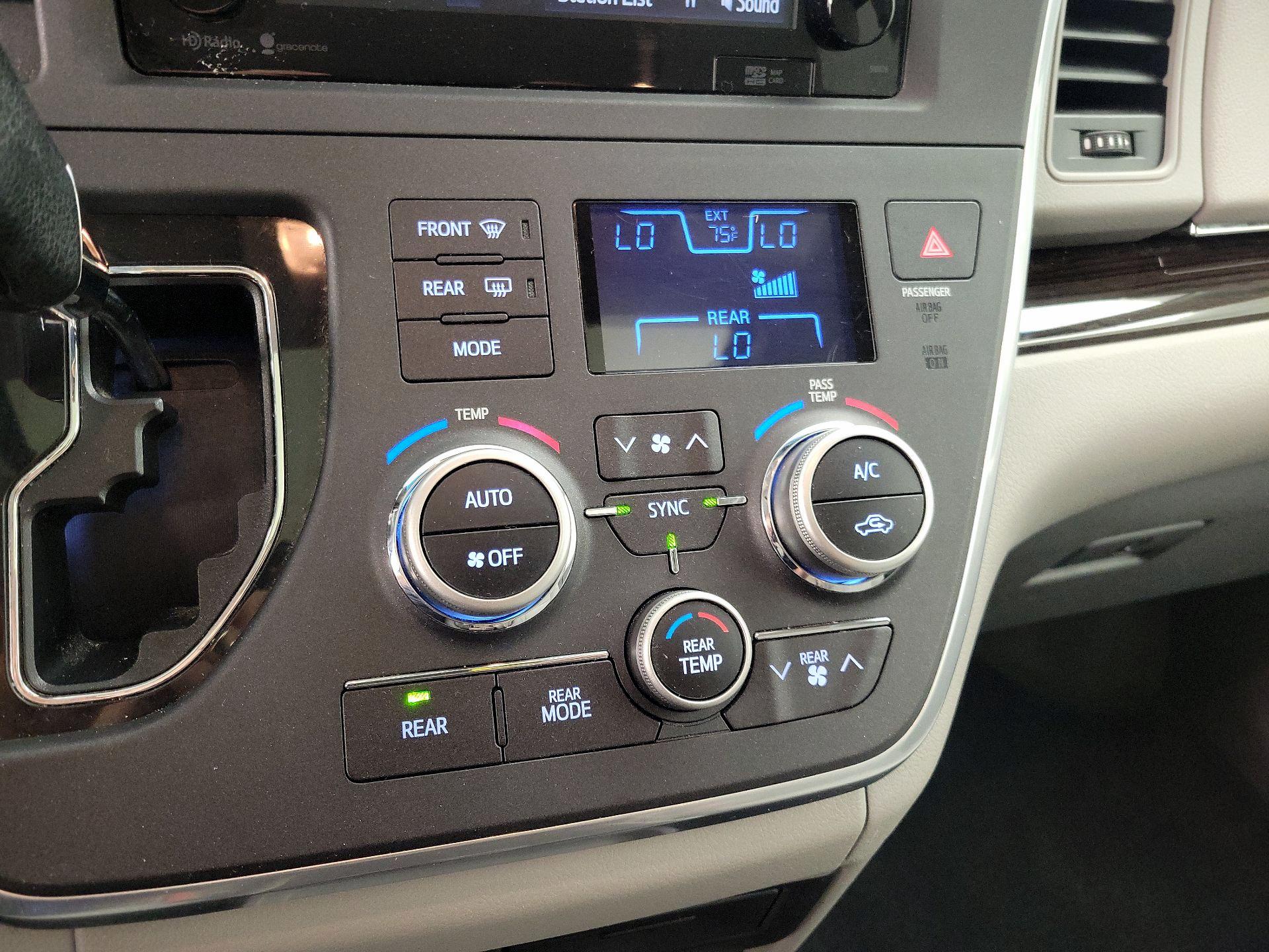 Thumbnail: 2015 Toyota Sienna - 16