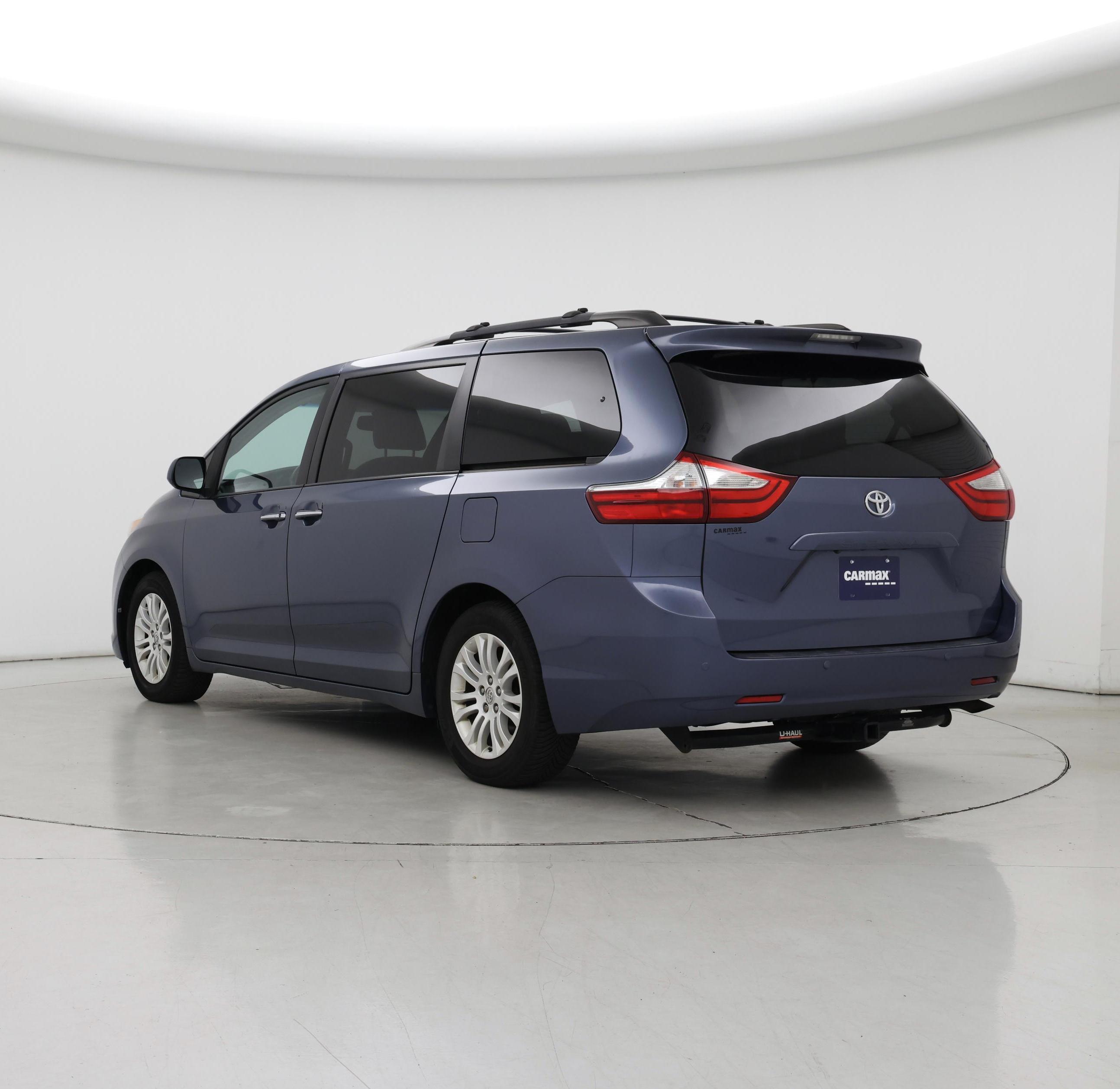 Thumbnail: 2015 Toyota Sienna - 2