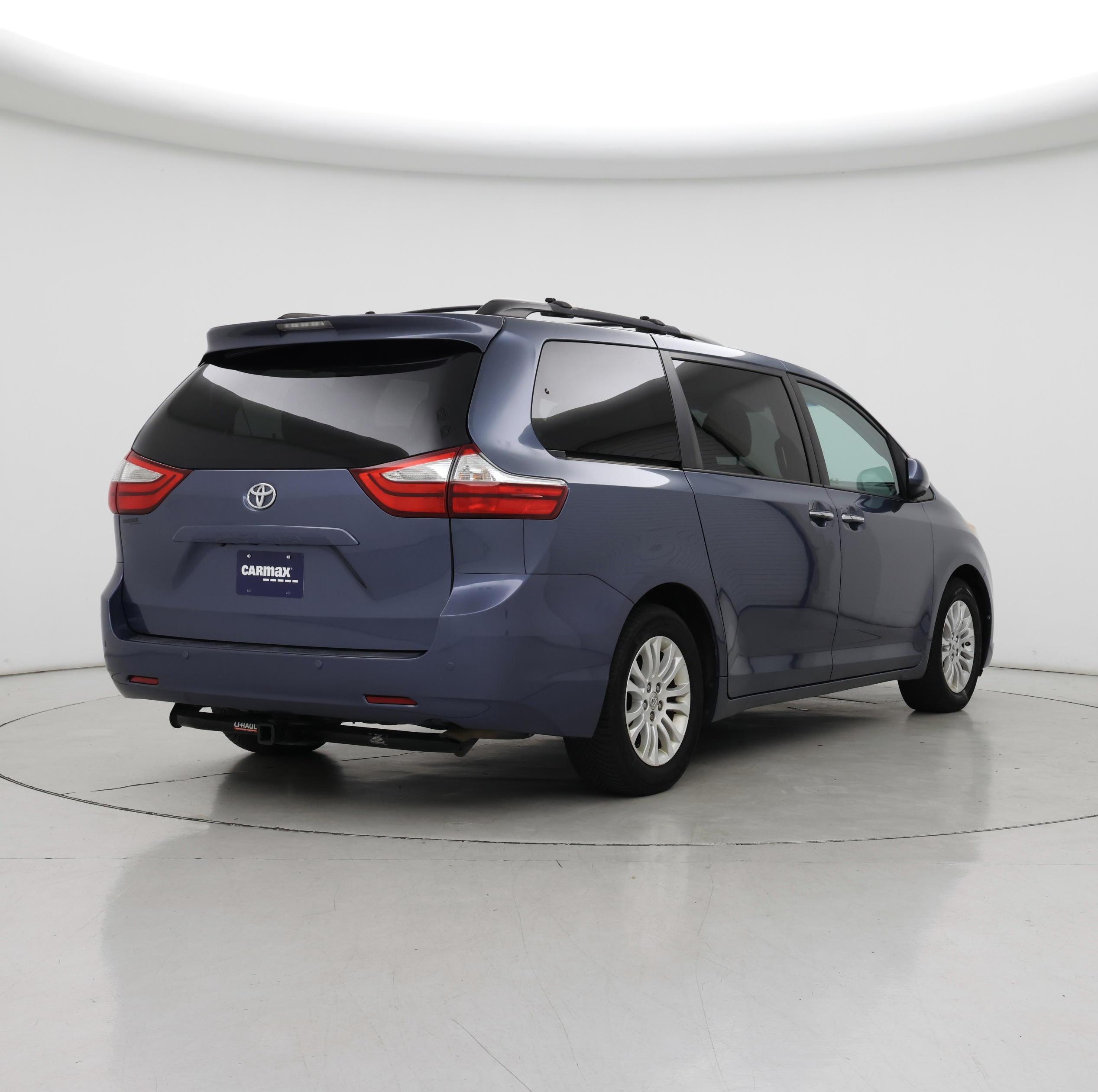 Thumbnail: 2015 Toyota Sienna - 8