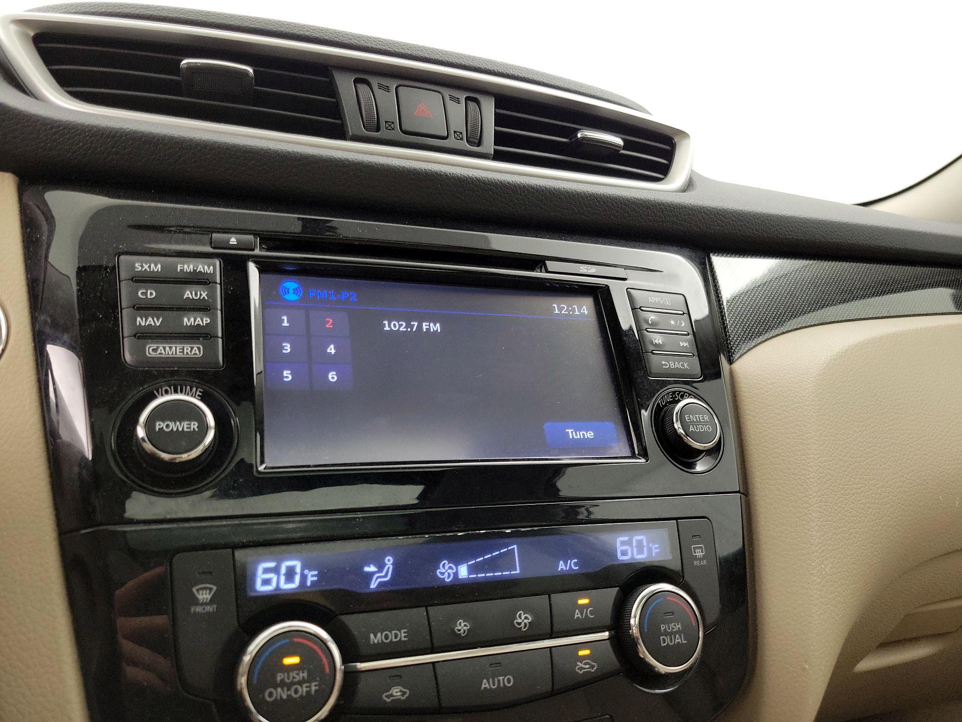 Thumbnail: 2015 Nissan Rogue - 16