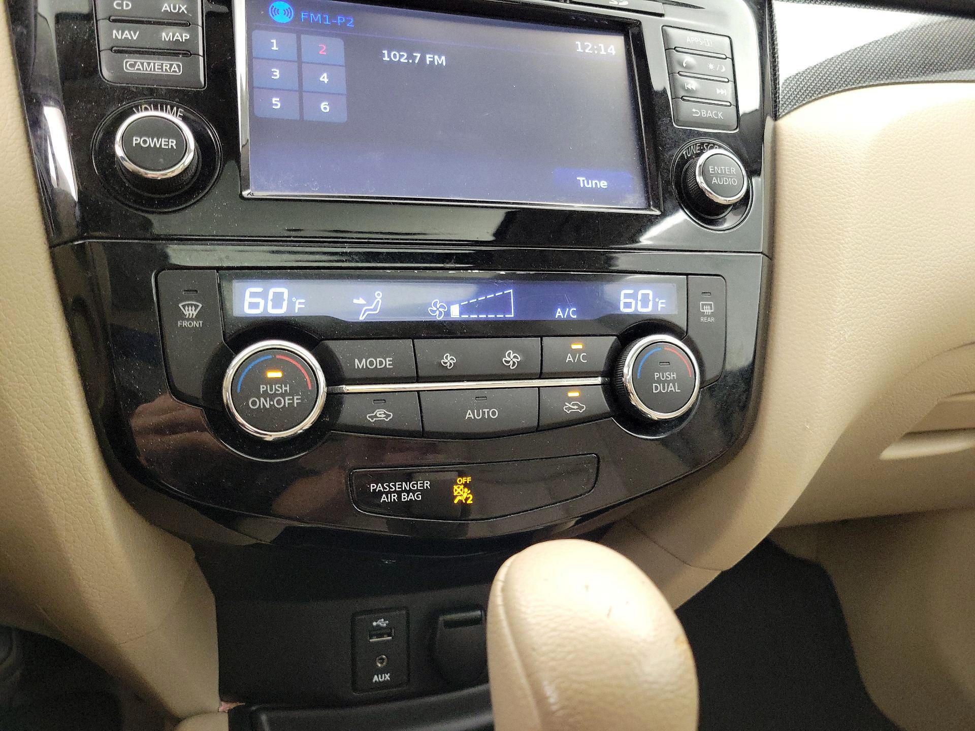 Thumbnail: 2015 Nissan Rogue - 17