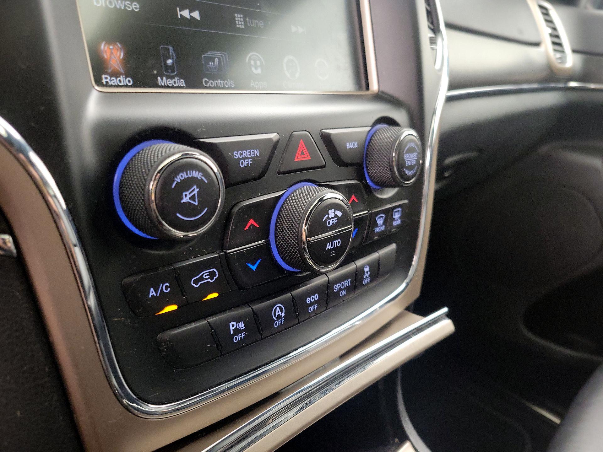 Thumbnail: 2017 Jeep Grand Cherokee - 17